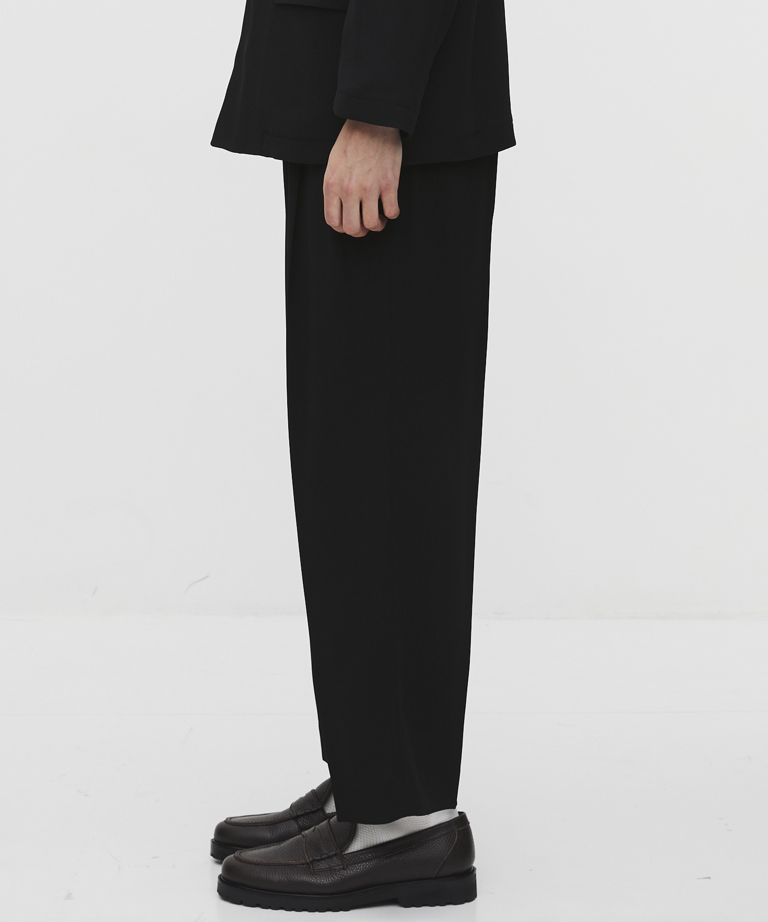 〈残りわずか｜再入荷なし〉COLD DRY PLEATS 2タックイージーパンツ