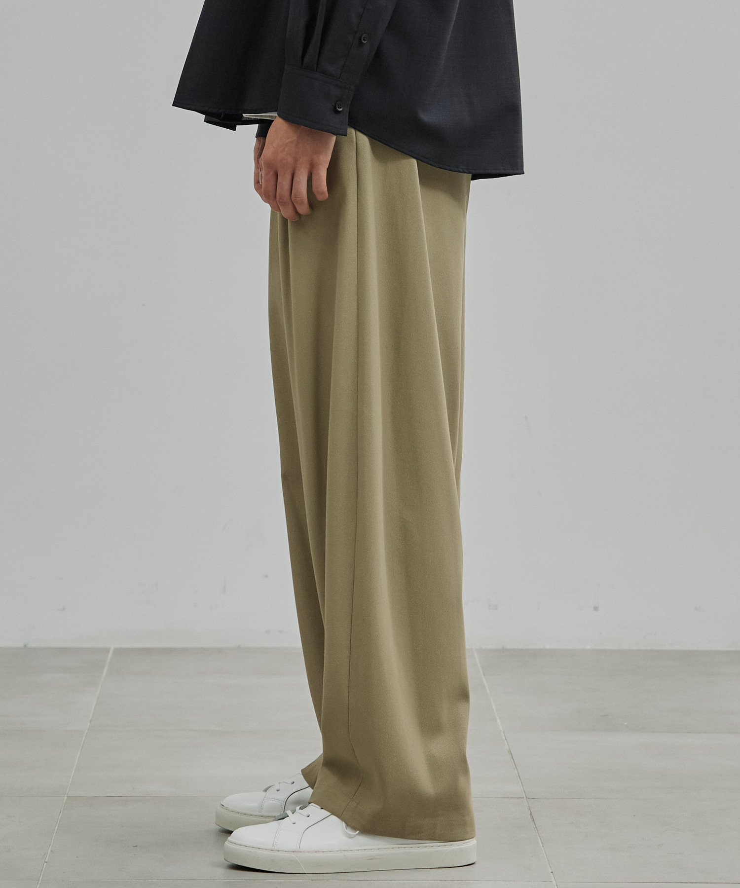ハイツイスト バレルチノパンツ