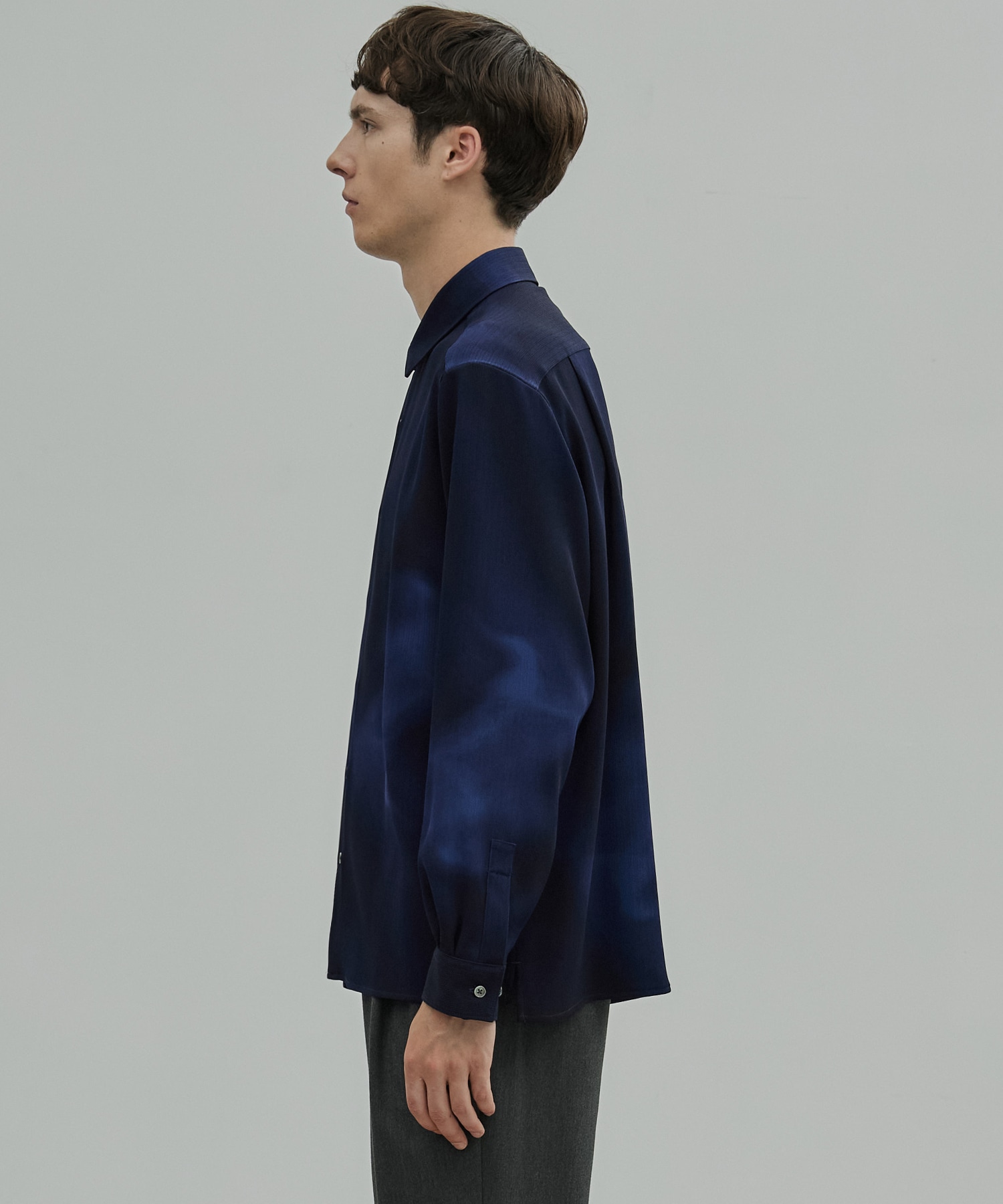 〈新発売〉COLD DRY GRADATION PLEATS ロングスリーブシャツ
