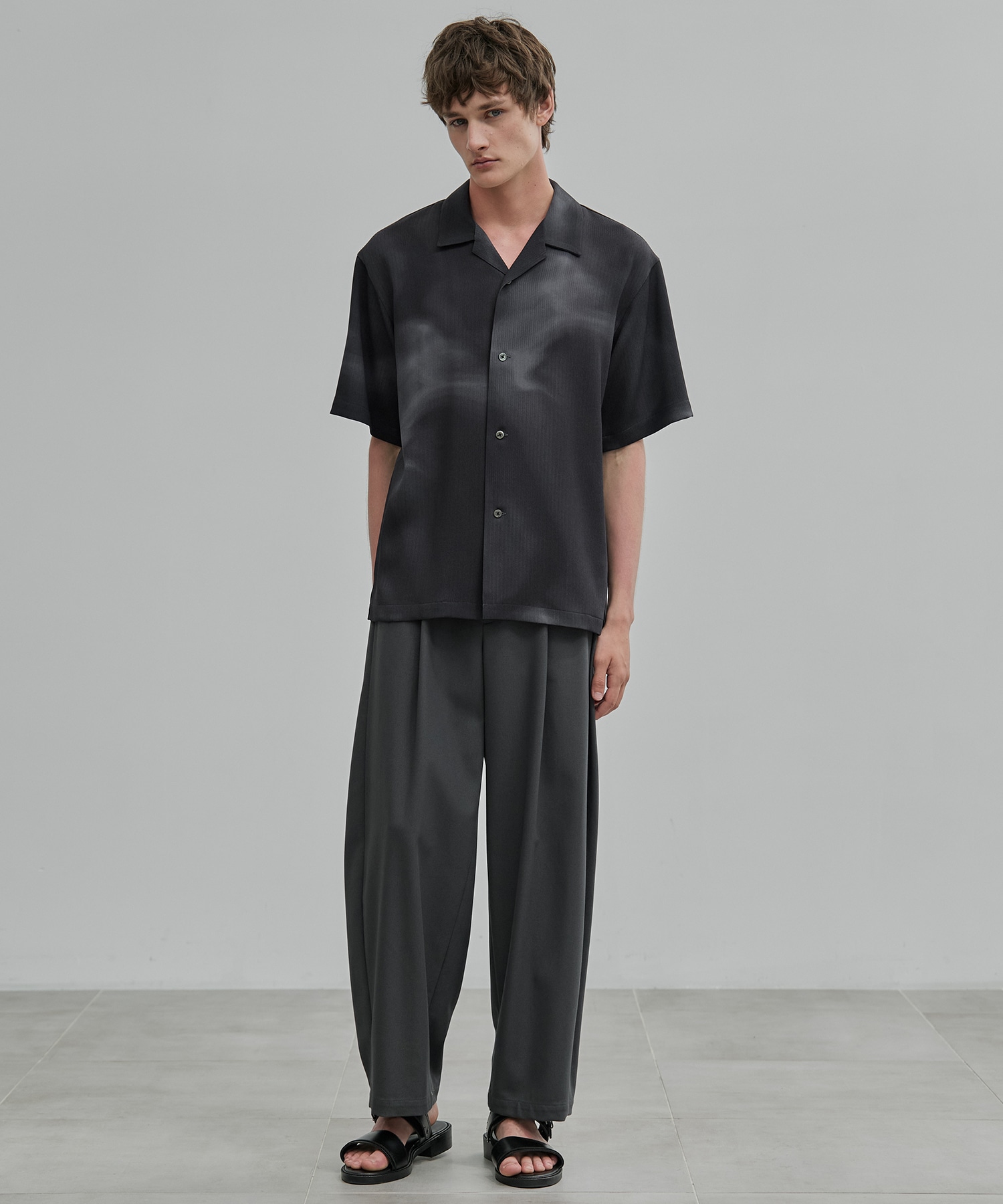 〈新発売〉COLD DRY GRADATION PLEATS オープンカラーシャツ