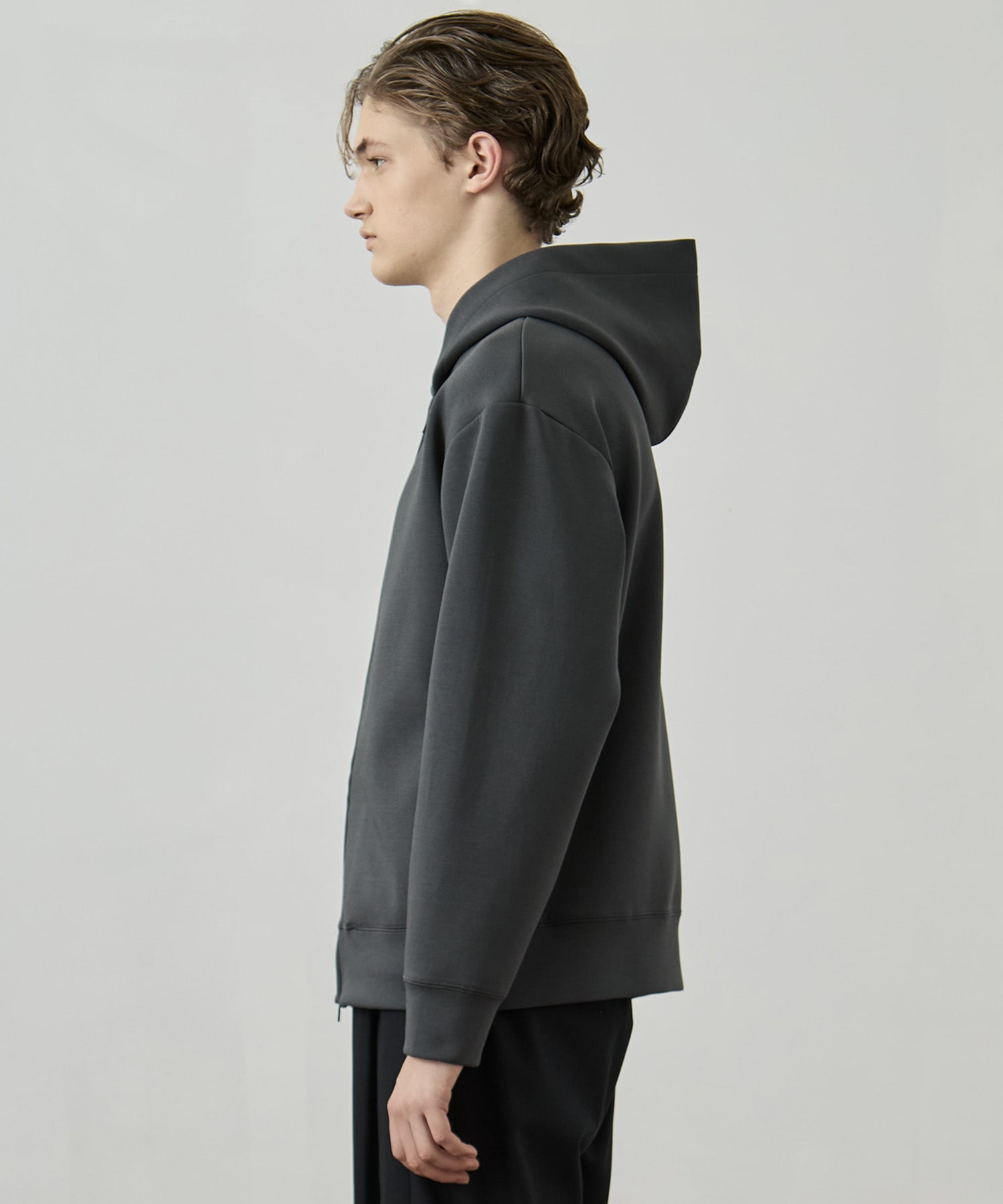 COMPACT AIR ダンボールZIPパーカー