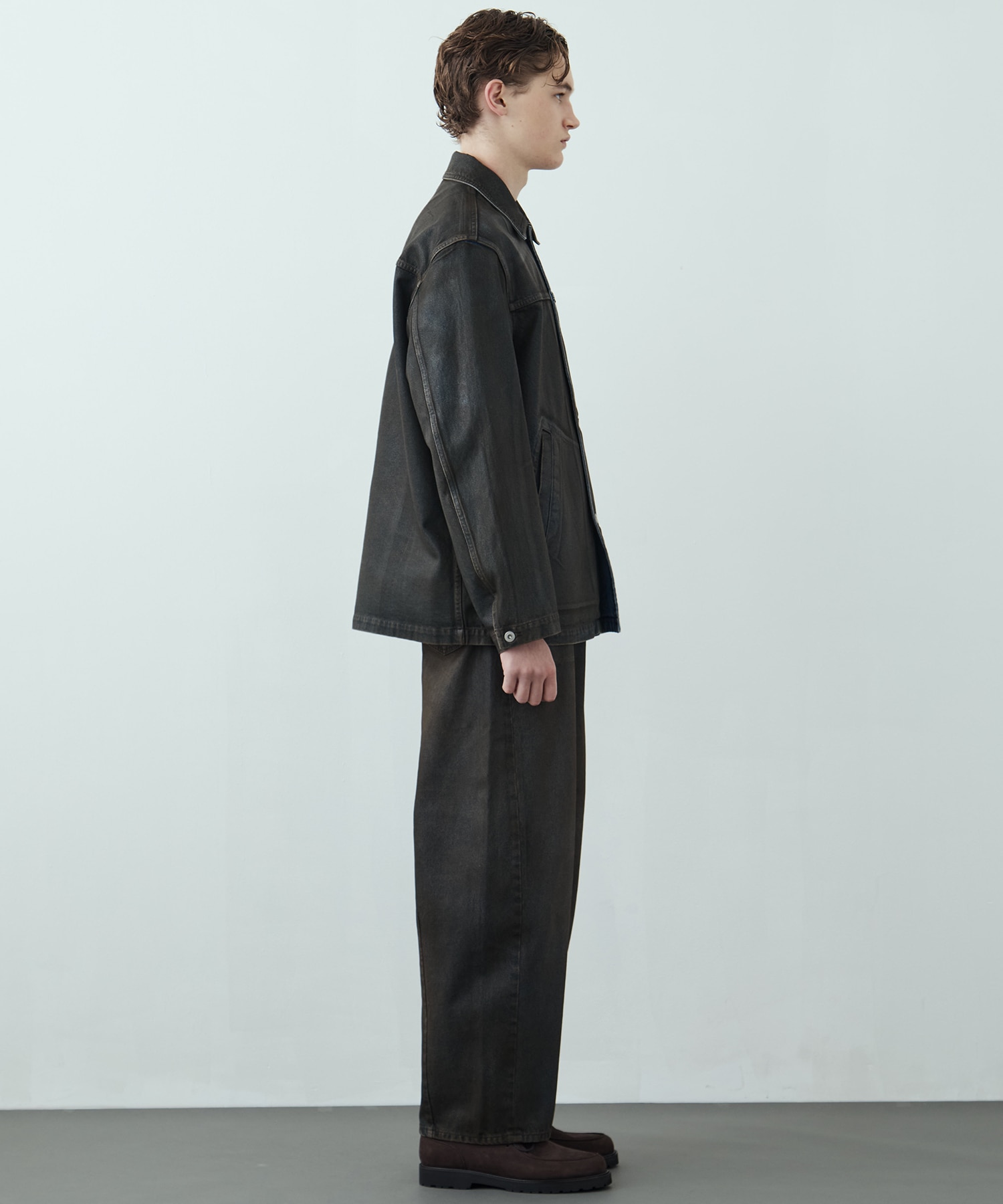 コーティングデニムバレルパンツ