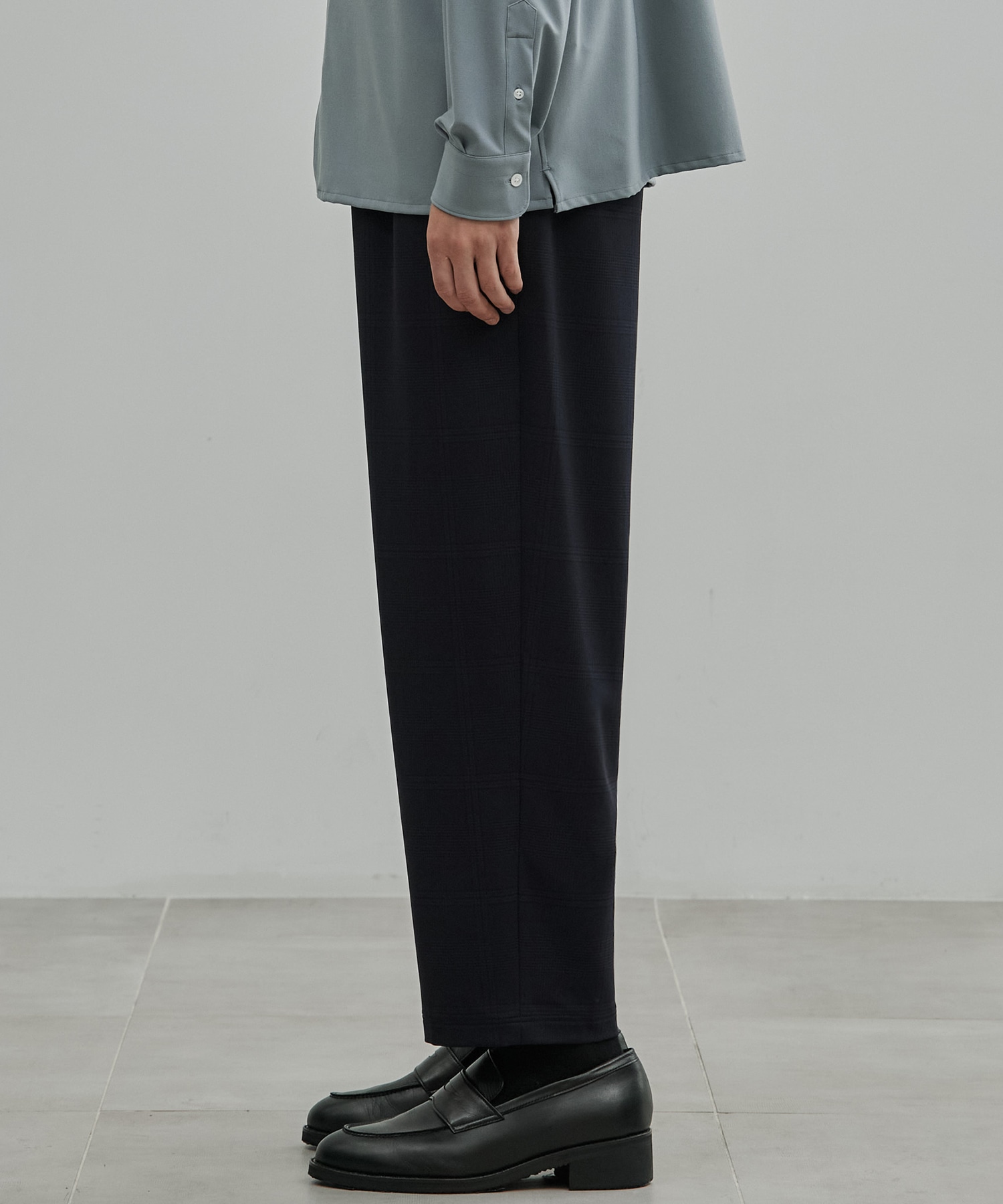 アウトラスト ストレートイージーパンツ