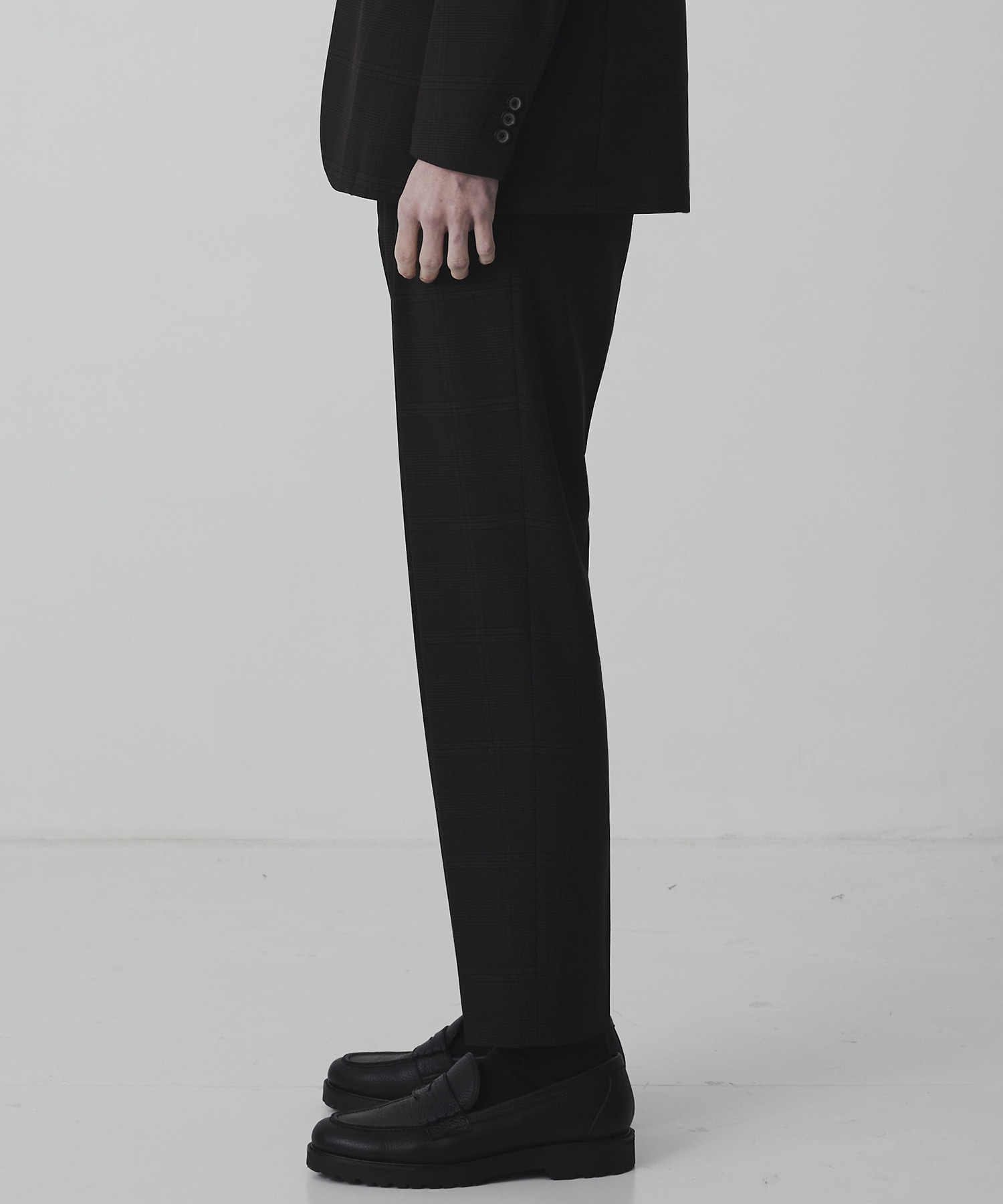 〈2026SS〉アウトラスト キープクリース 1タック ストレートパンツ