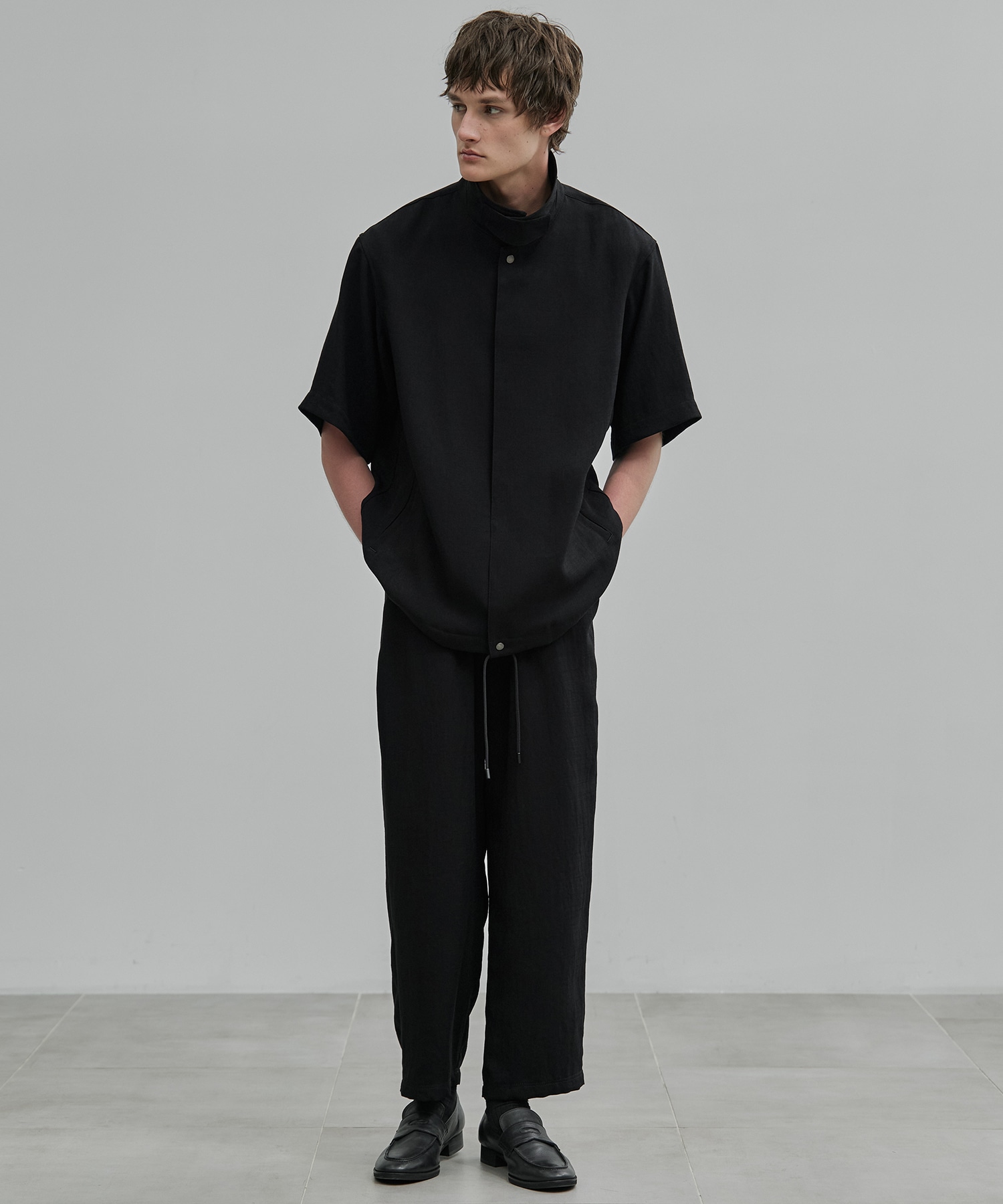 〈新発売〉MODERN SILK LINEN ショートスリーブブルゾン