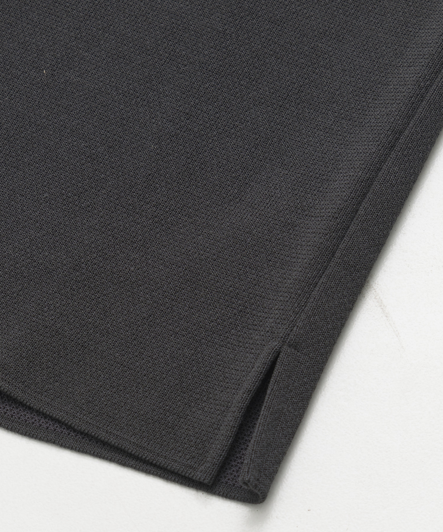 〈WEB限定〉SILVER WOOL MOCK NECK KNIT