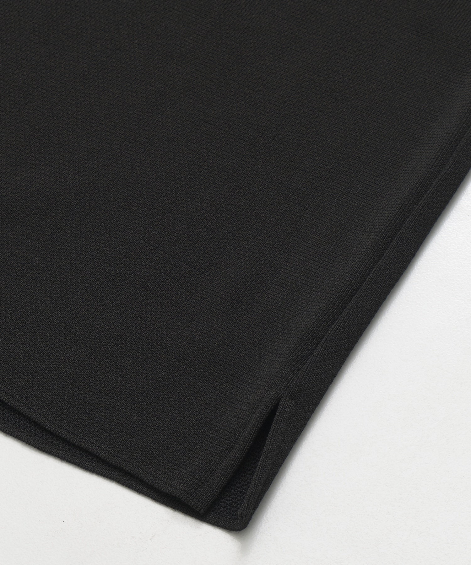 〈WEB限定〉SILVER WOOL MOCK NECK KNIT