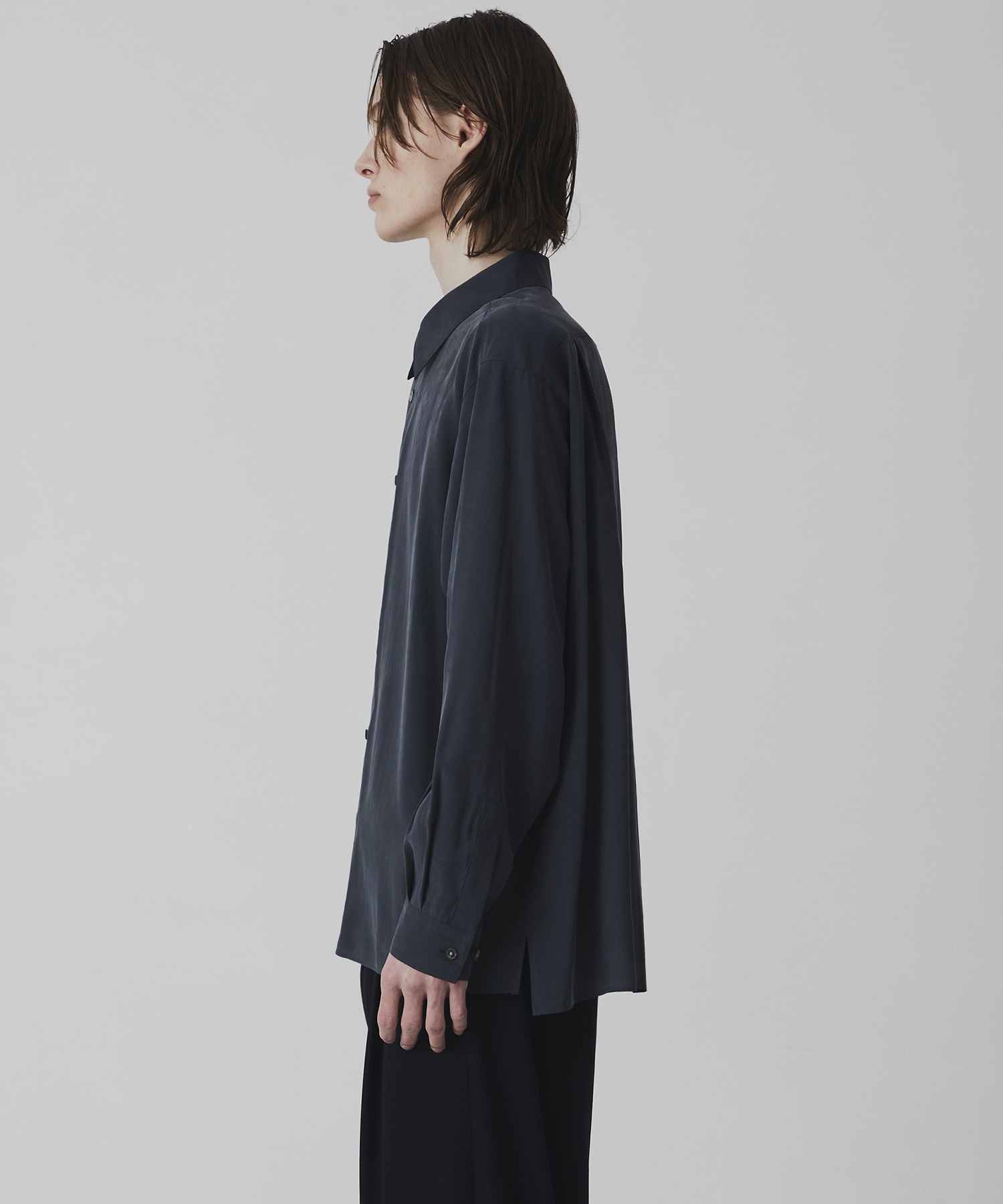 〈WEB限定〉フィブリルレーヨン リラックスシャツ