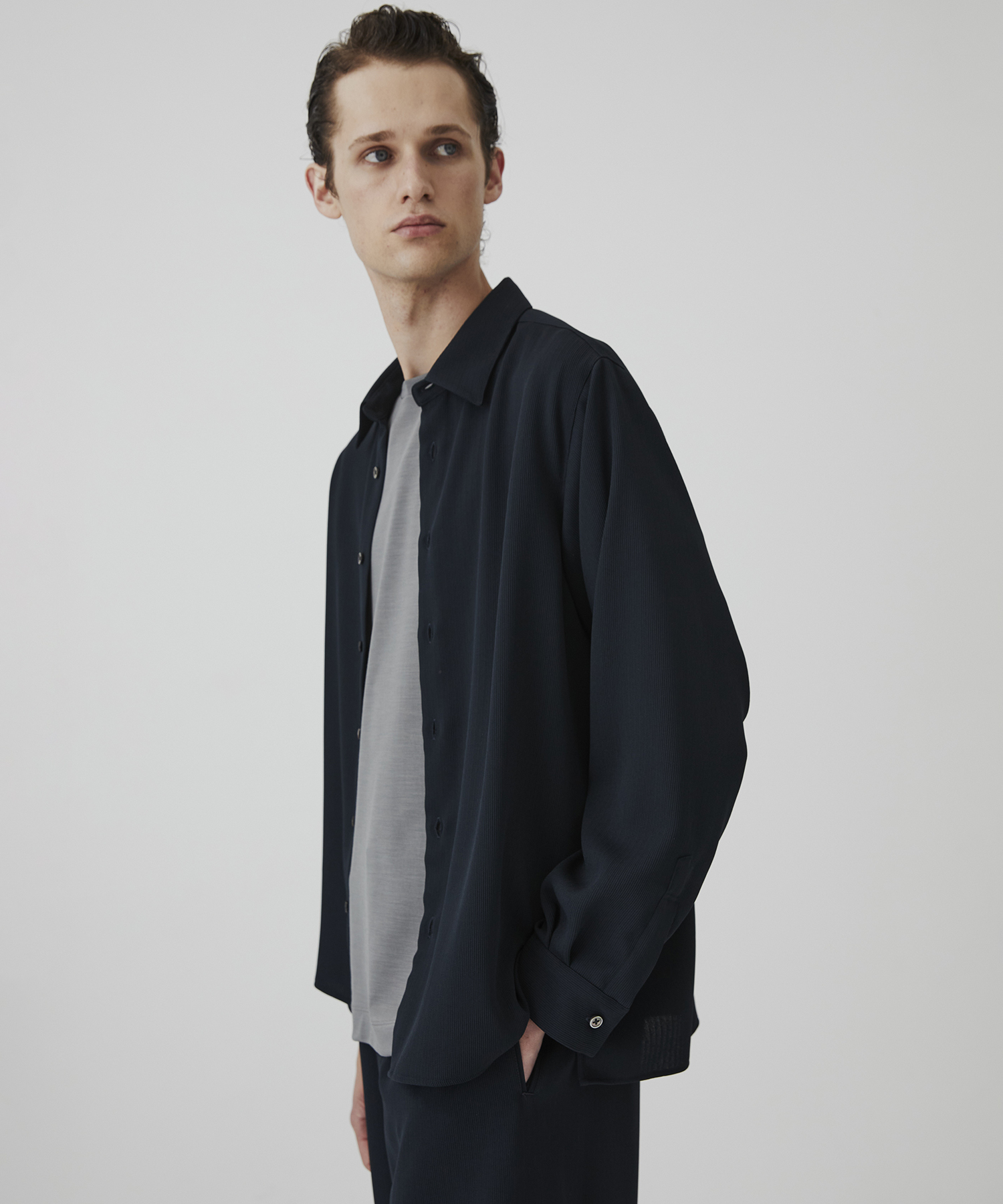 COLD DRY PLEATS レギュラーカラーシャツ