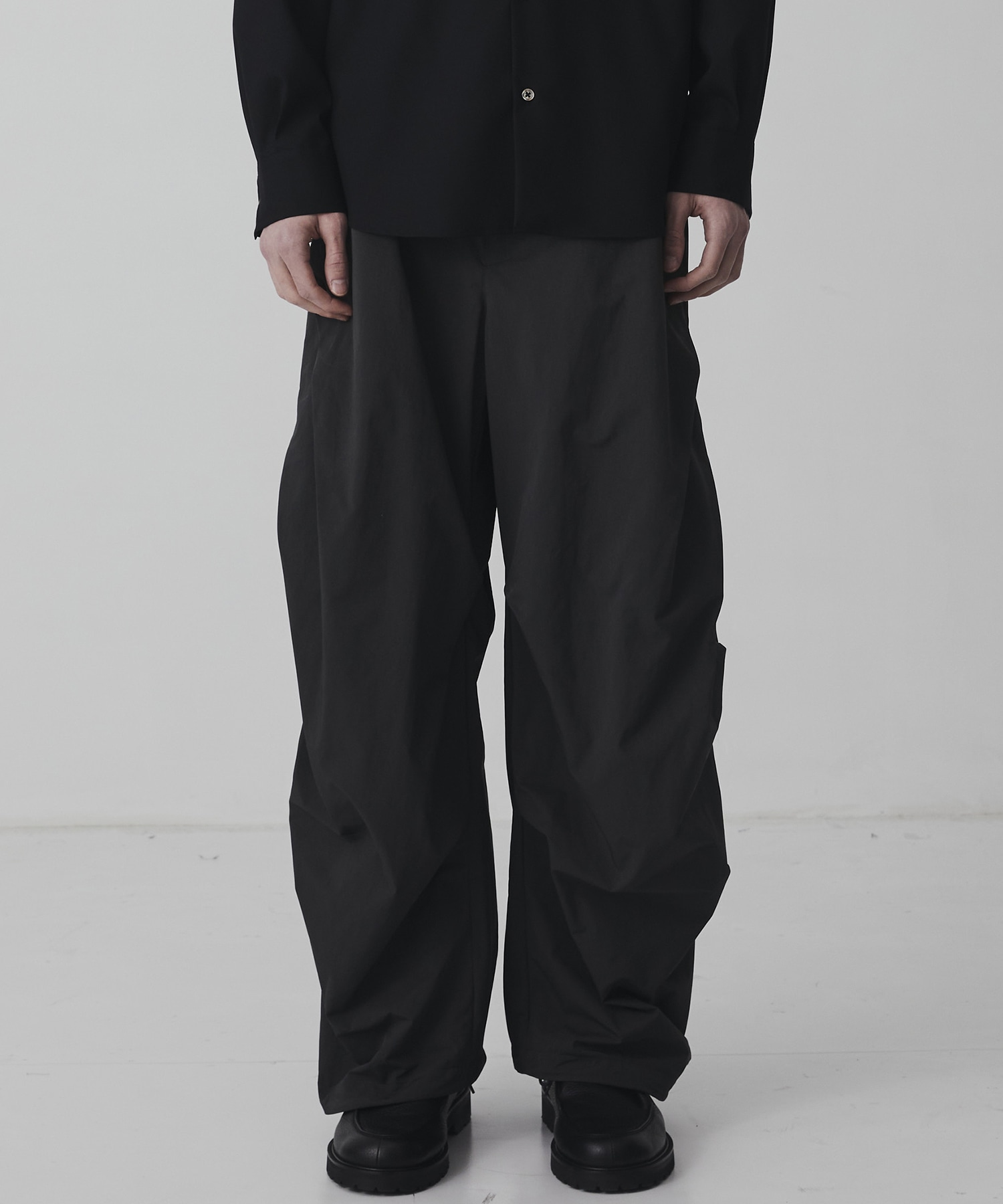 〈2026SS〉LIGHT DOLPHIN ワイドパラシュートパンツ