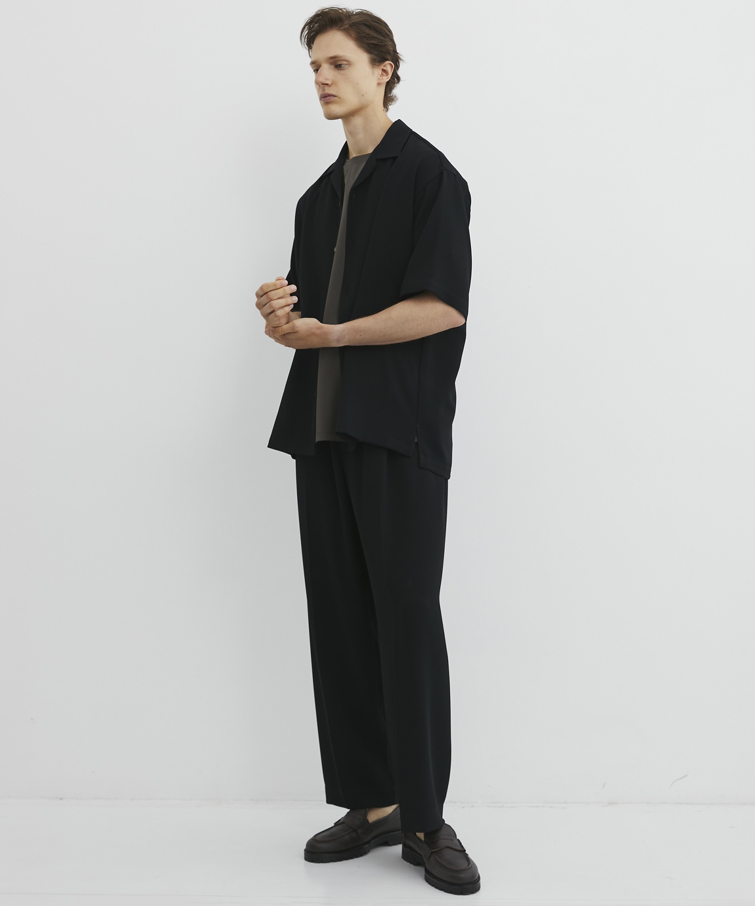 COLD DRY PLEATS シームレスイージーパンツ