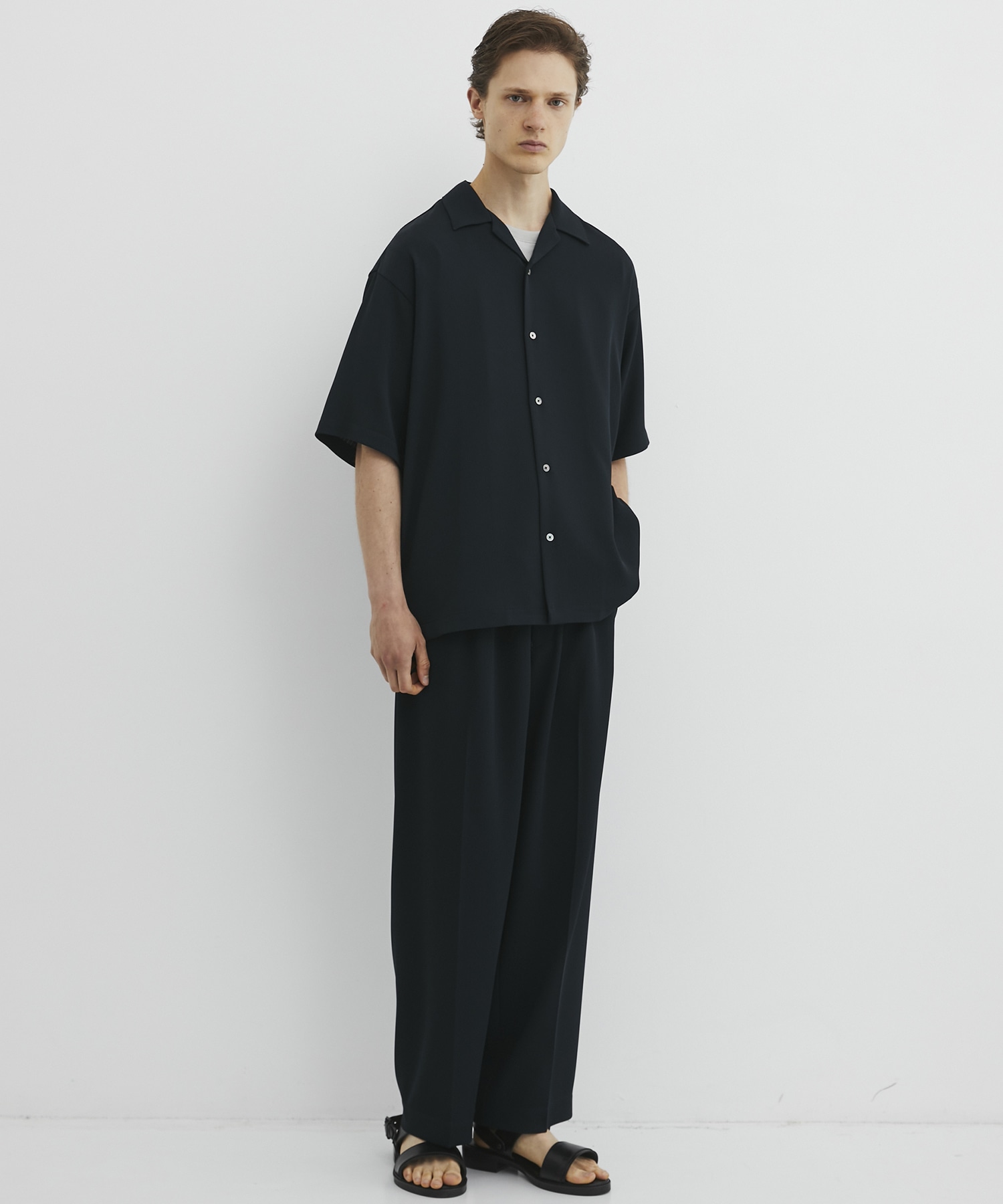 COLD DRY PLEATS シームレスイージーパンツ