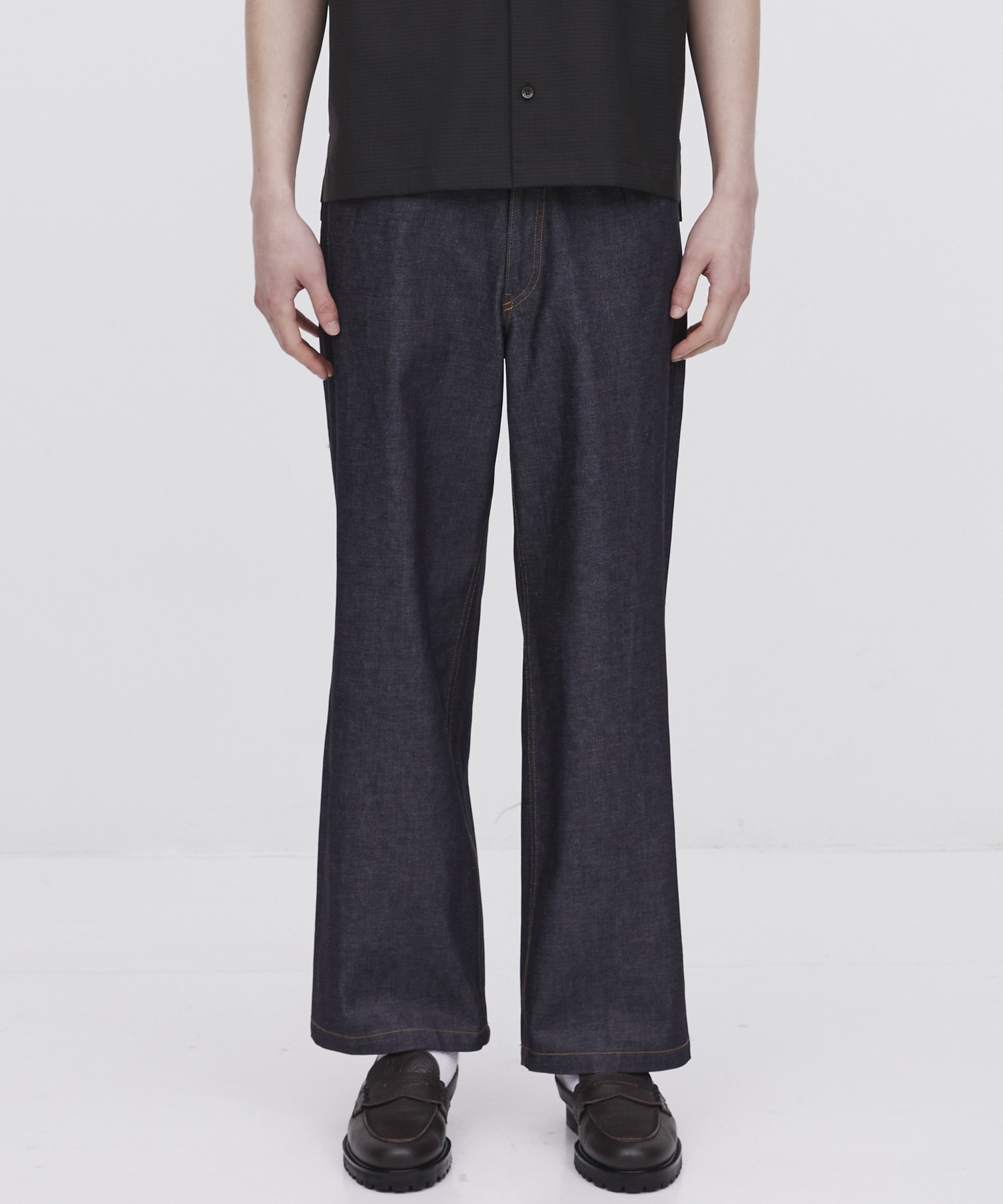 SUPIMA DENIM ストレートセミフレアパンツ