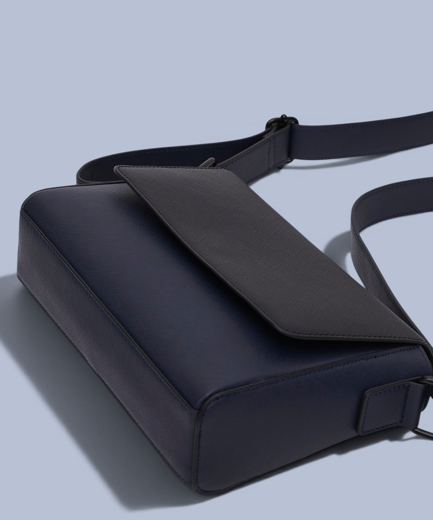 〈WEB限定〉Saffiano Leather Shoulder Bag