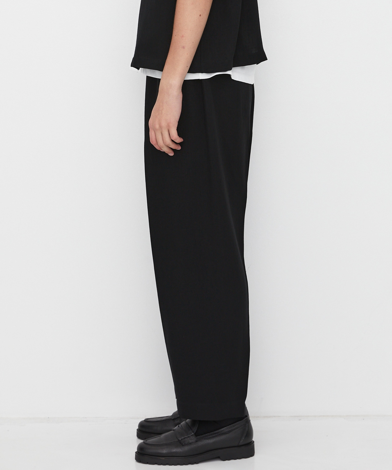 MODERN SILK LINEN シームレスイージーパンツ