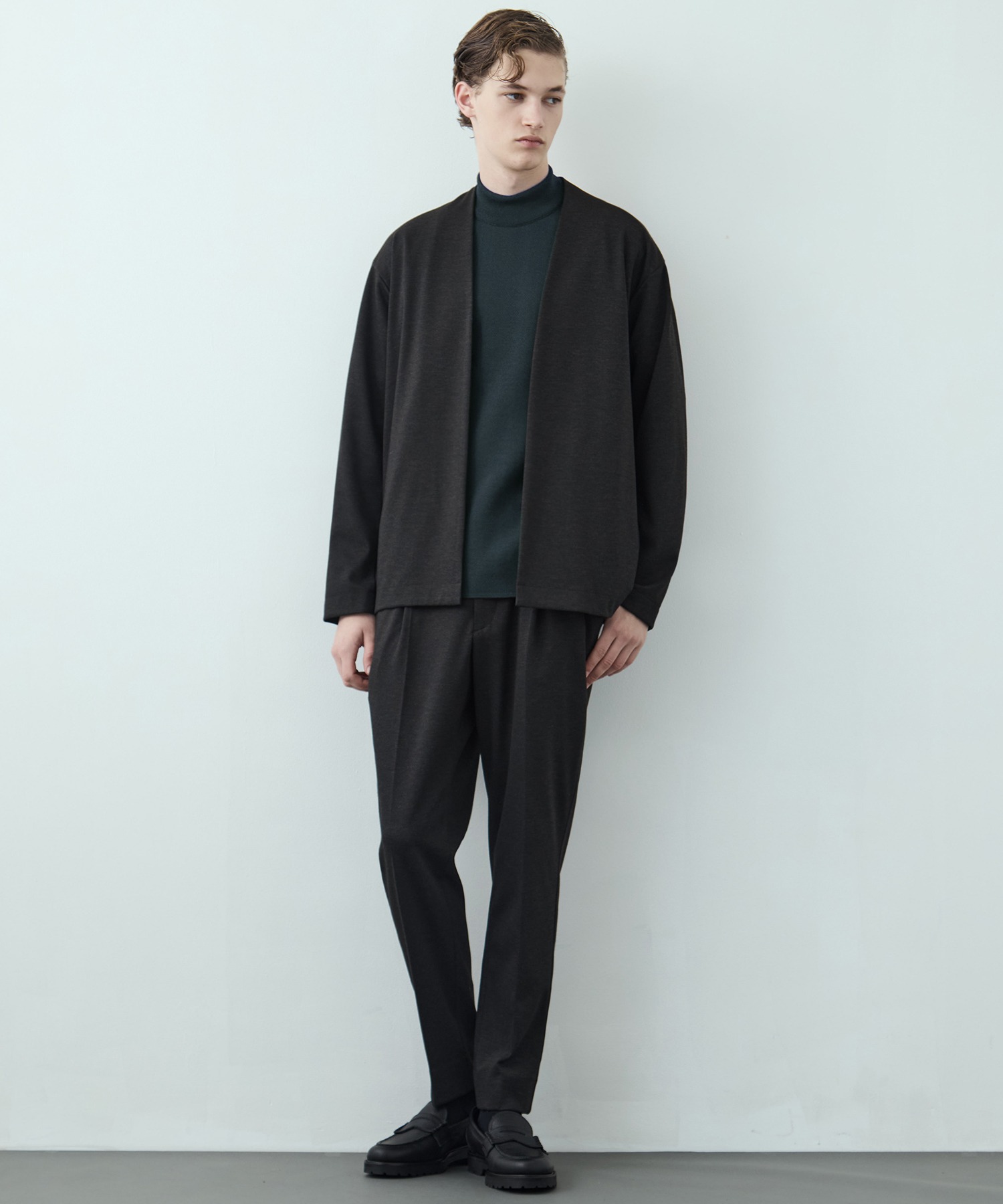 〈WEB限定|先行予約〉SILVER WOOL MOCK NECK KNIT