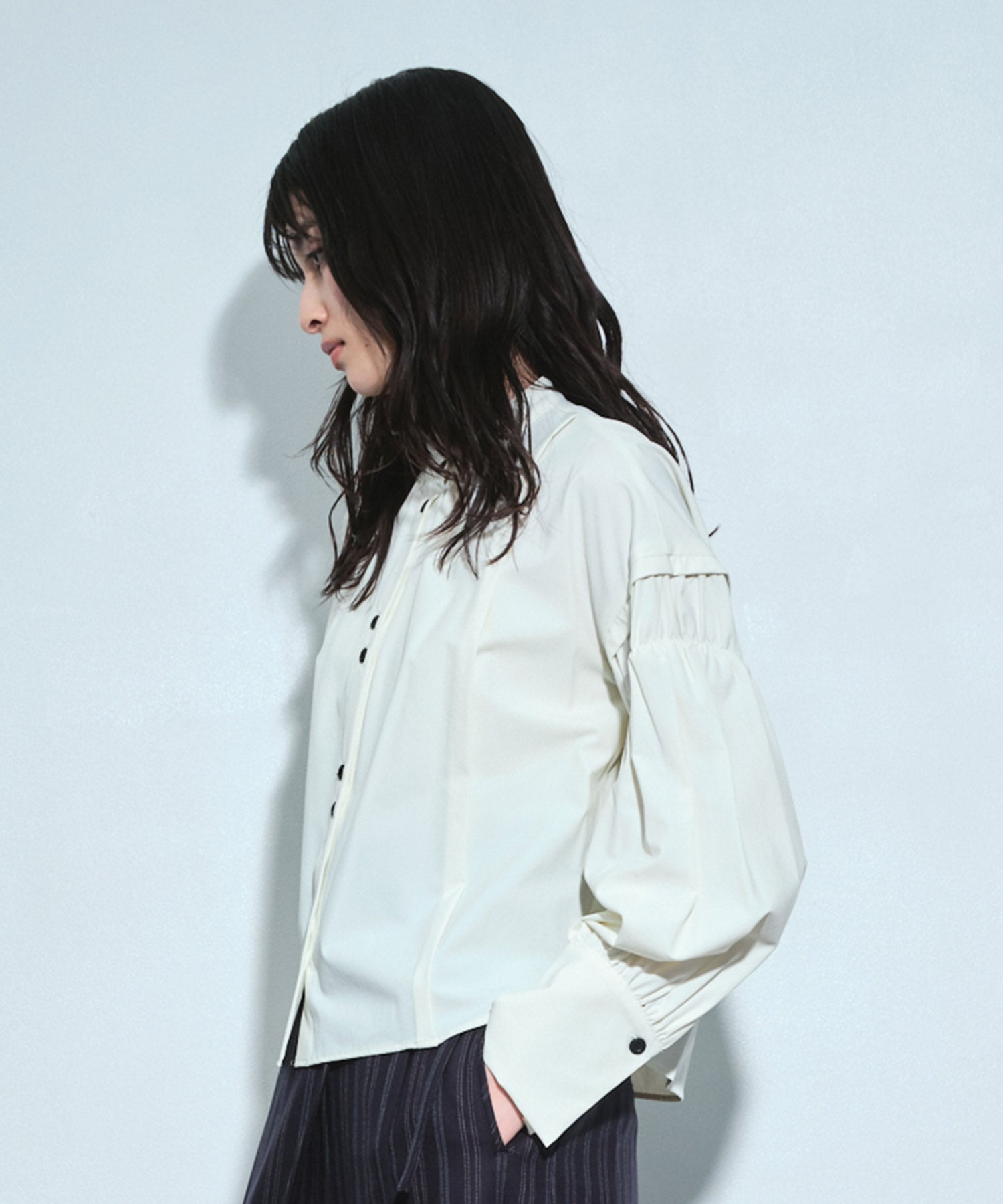 ボリュームスリーブギャザーブラウス(FREE WHITE): : ウィメンズ