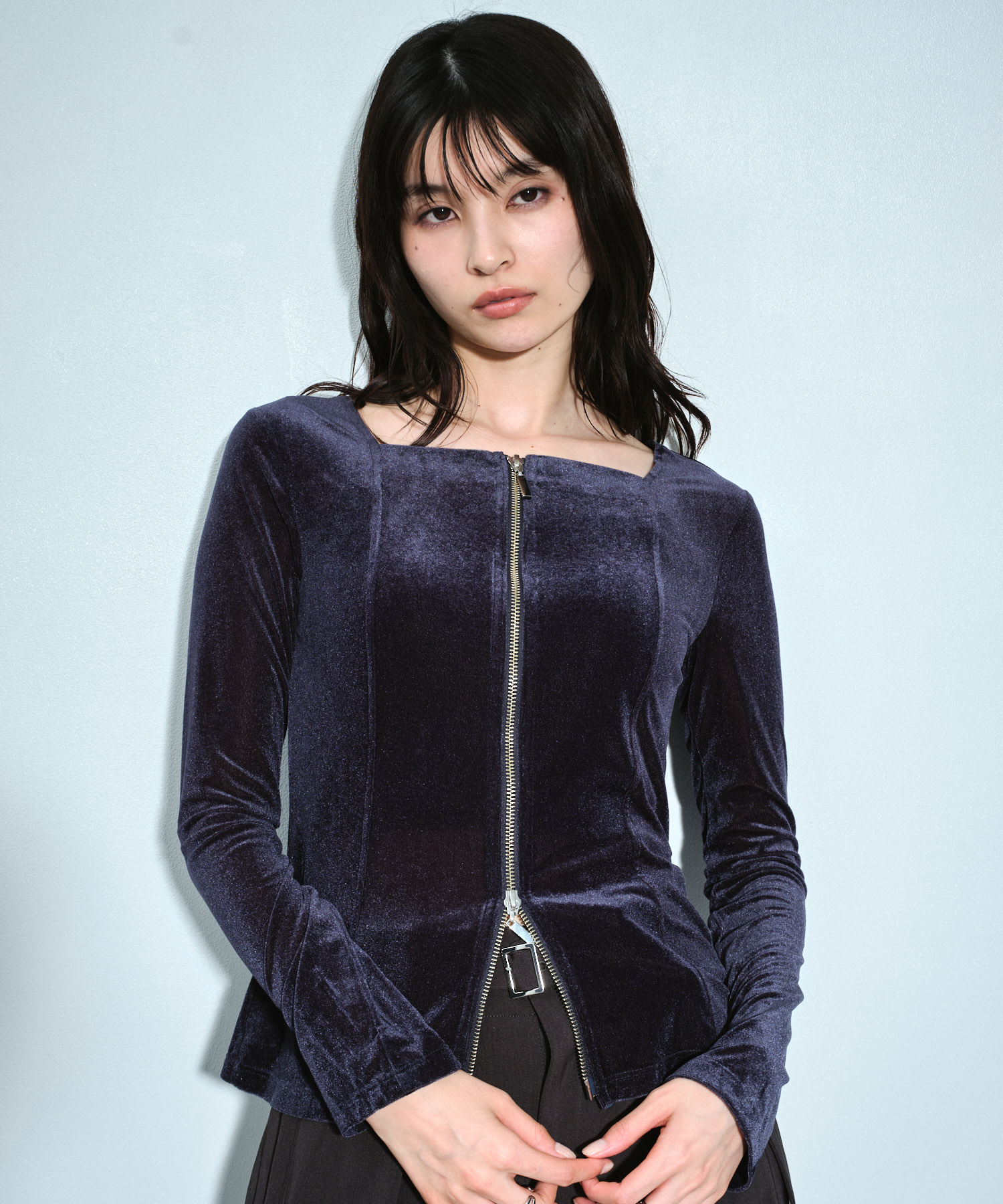 スクエアネックZIPベロアプルオーバー