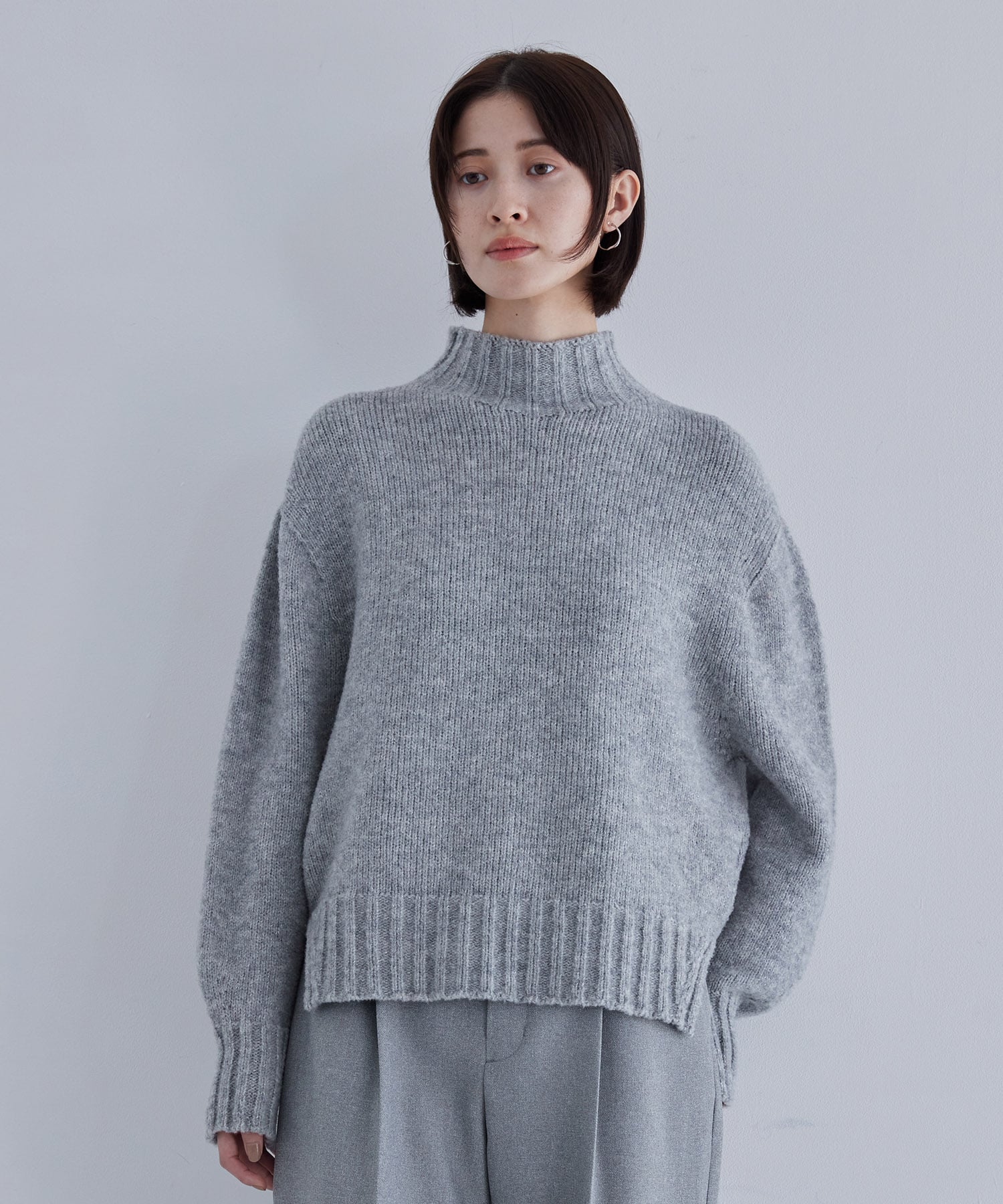 ループヤーンラメコンビタートルニット