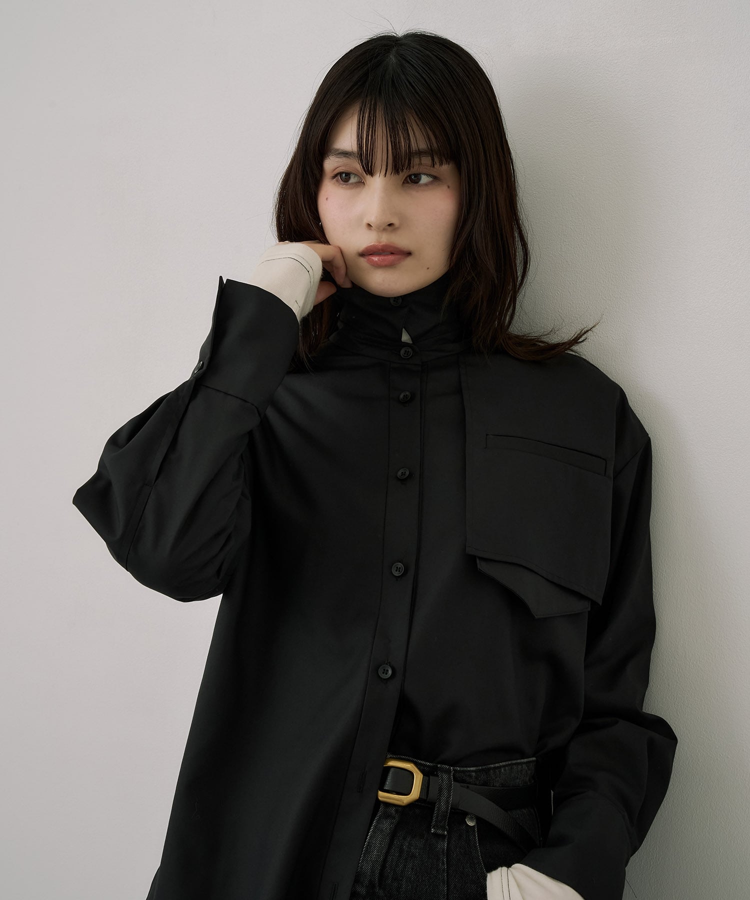 スタンドカラーバックボタンシャツ