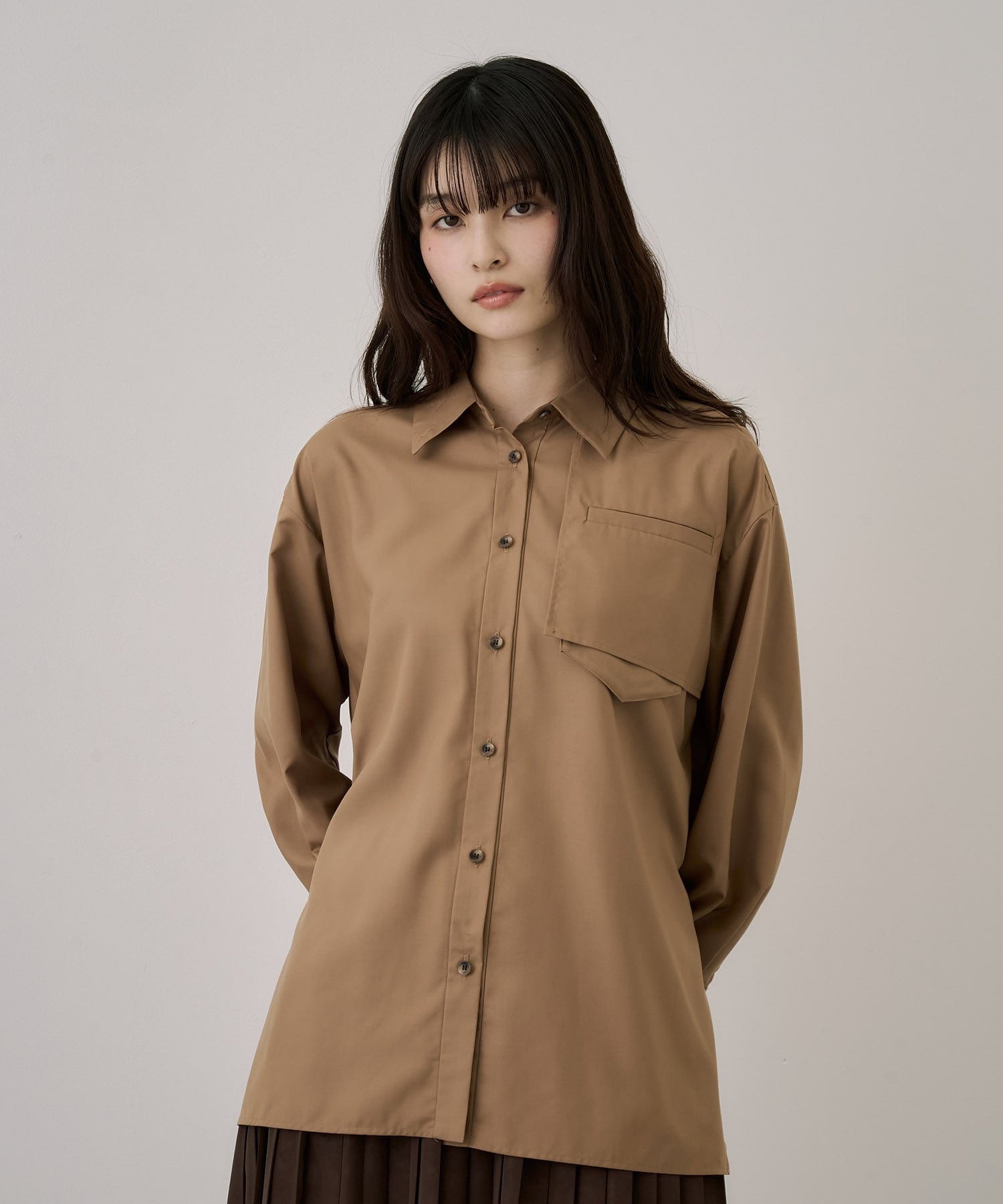 スタンドカラーバックボタンシャツ