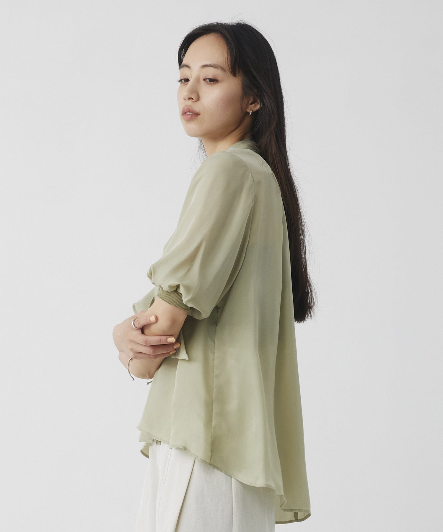 キュプラタックハーフスリーブブラウス