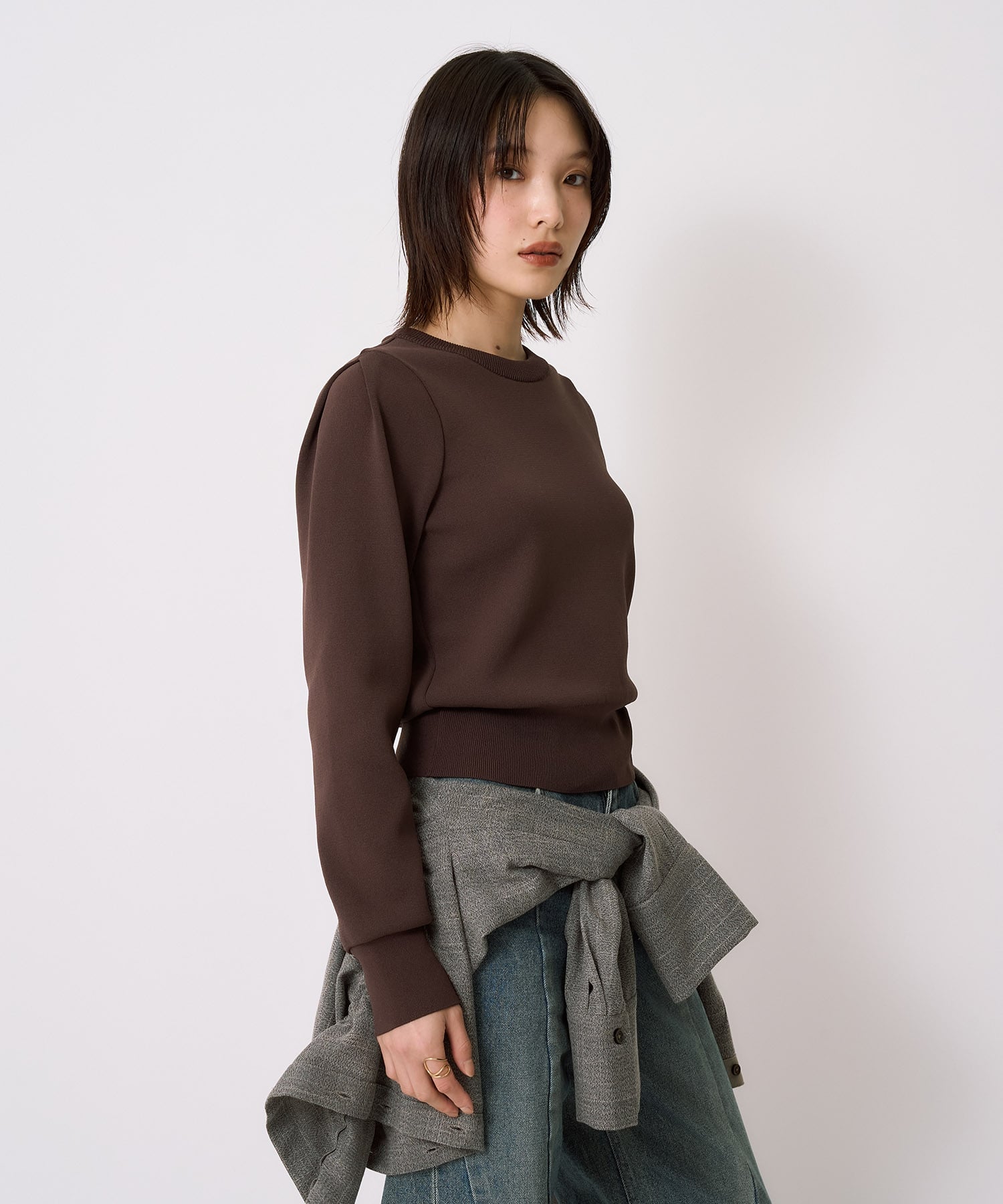 ショルダータックニットトップス