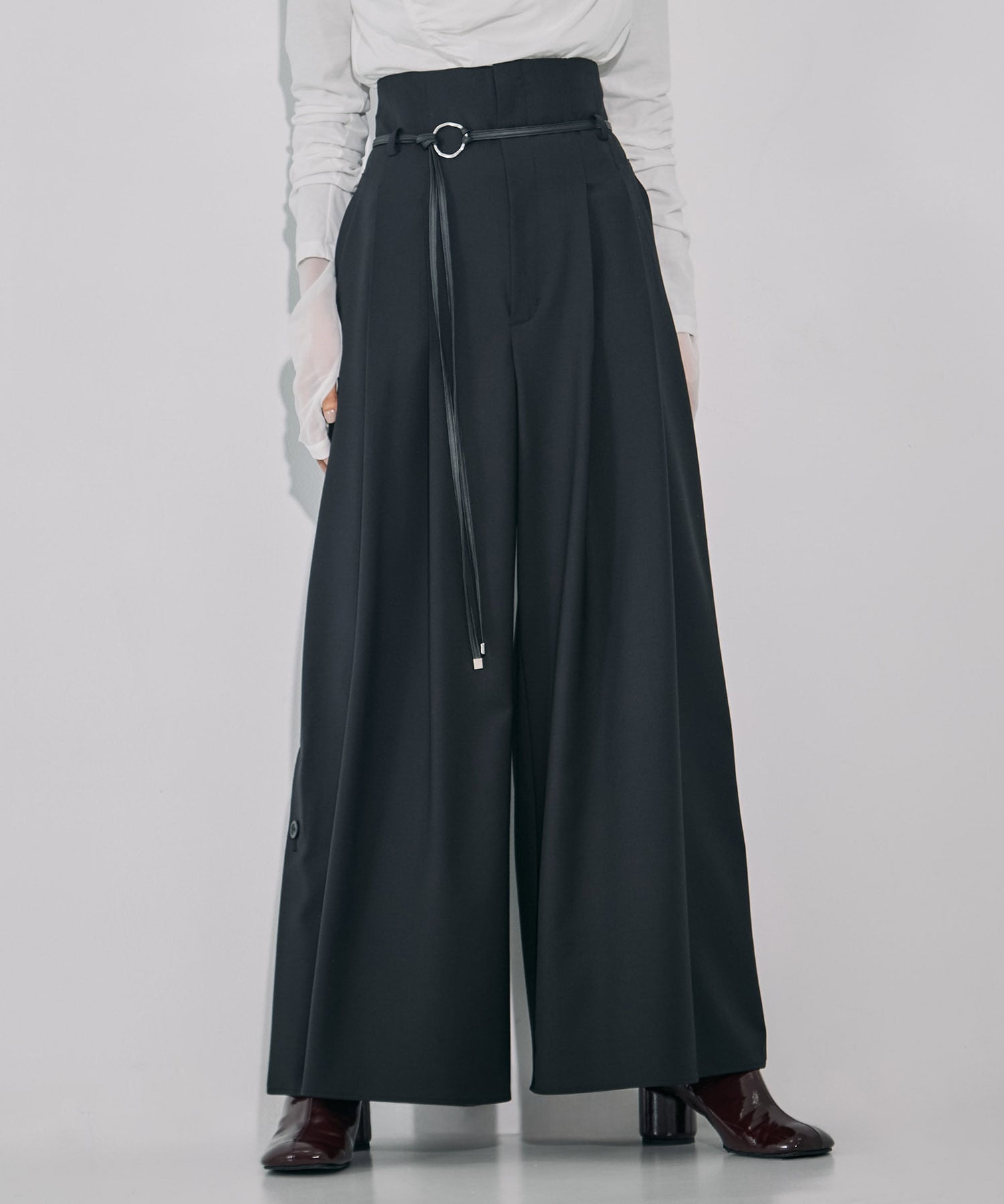 【セットアップ】リングベルトタックワイドパンツ