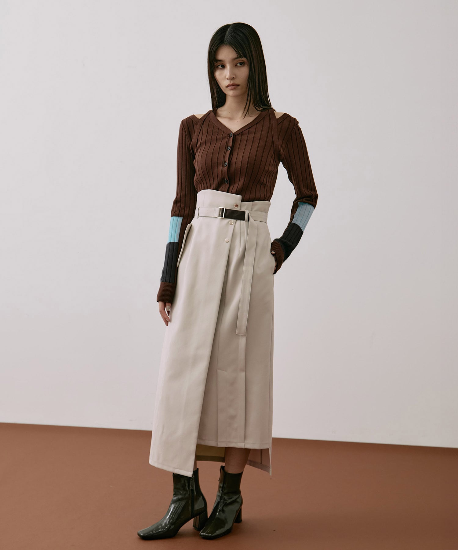 スリムエフェクトタイトスカート