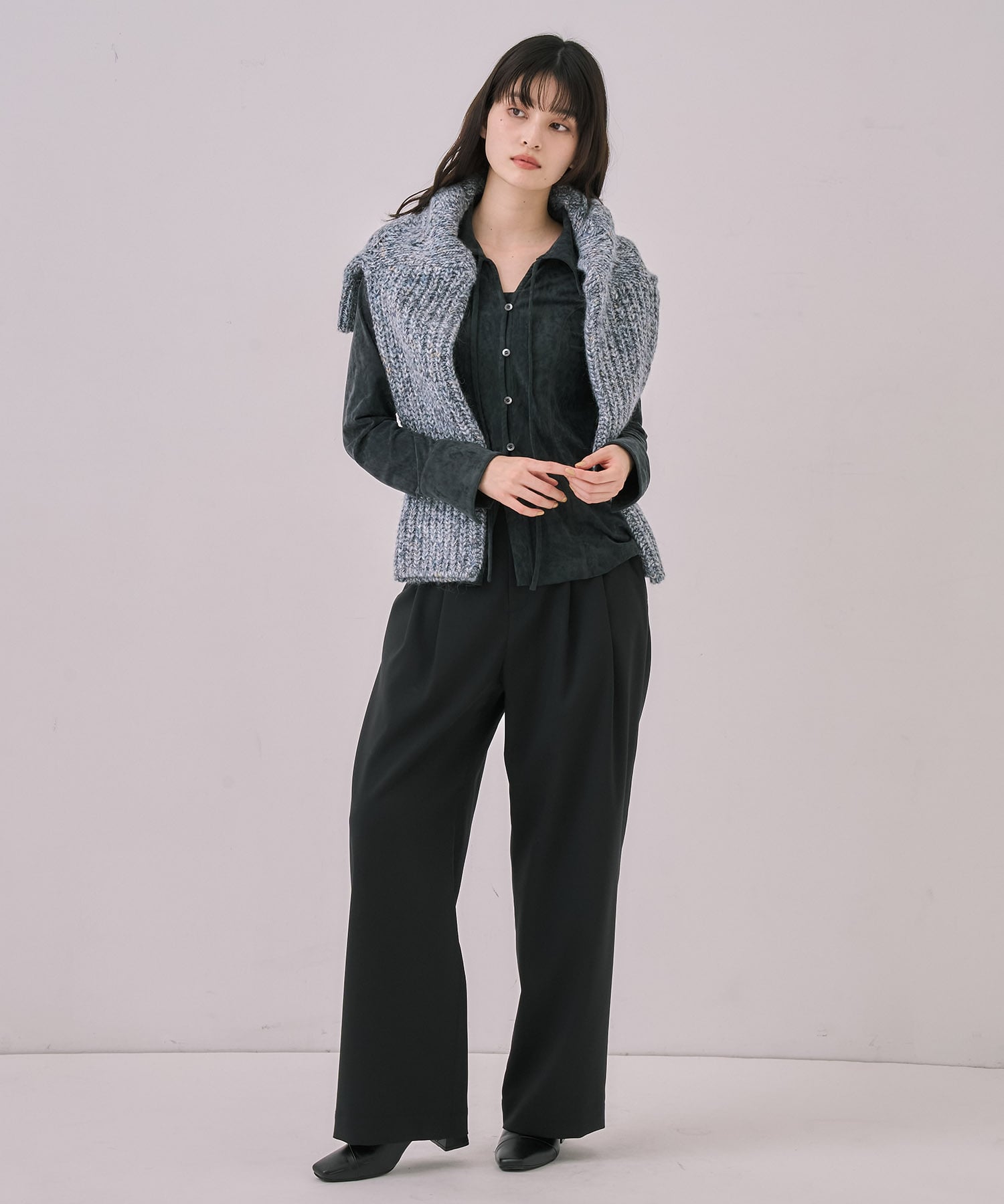 スリットネックベロアシャツ