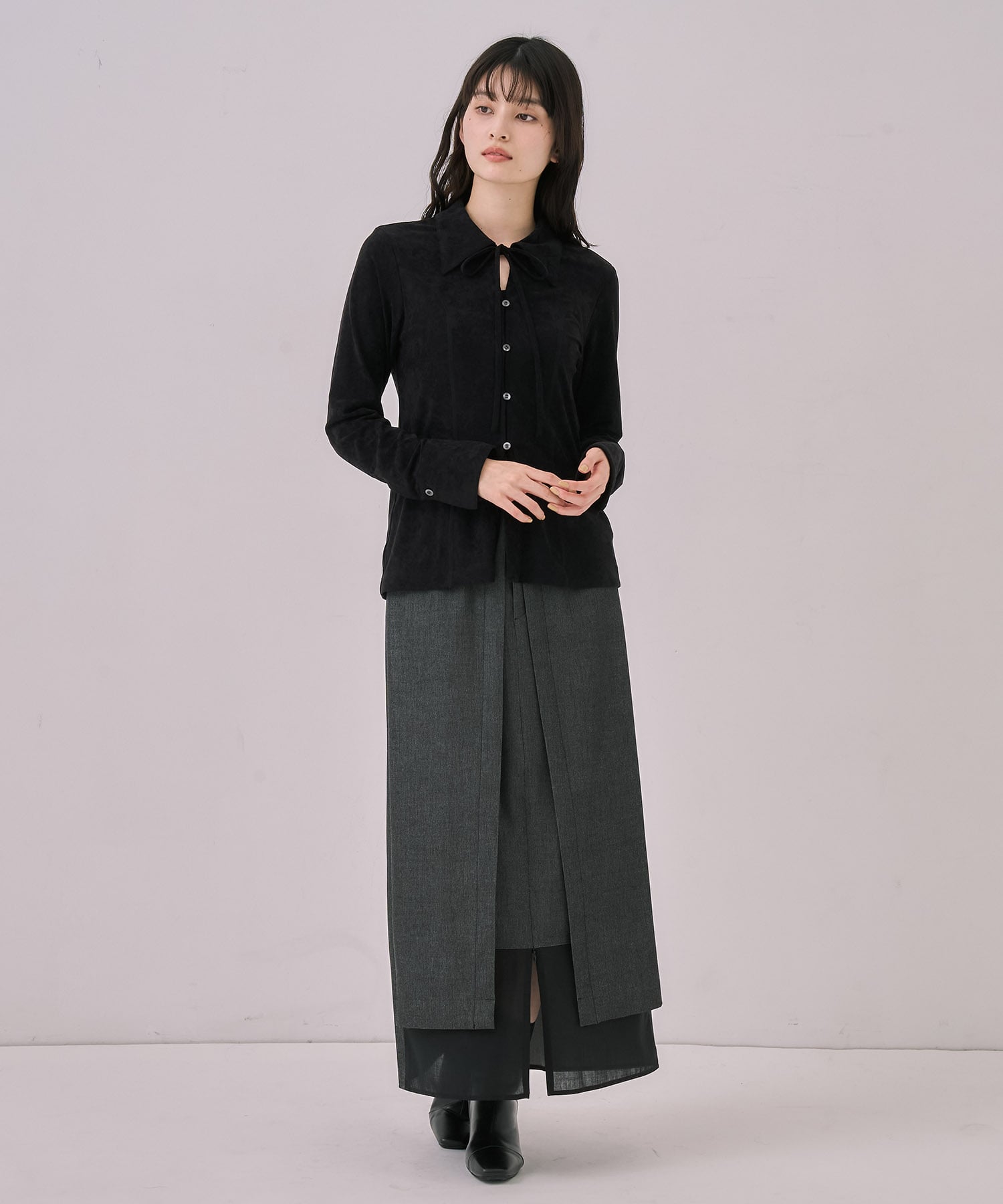 スリットネックベロアシャツ