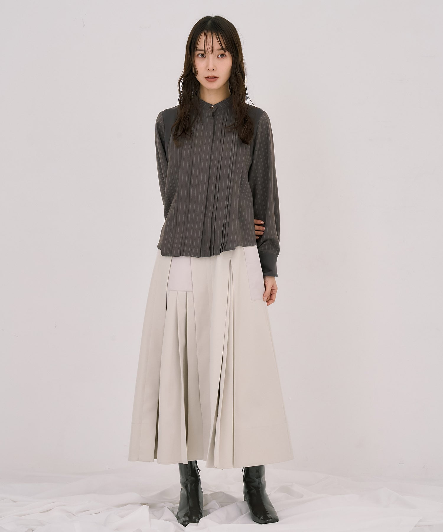 【WEB限定カラー】ピンタックバイカラーブラウス