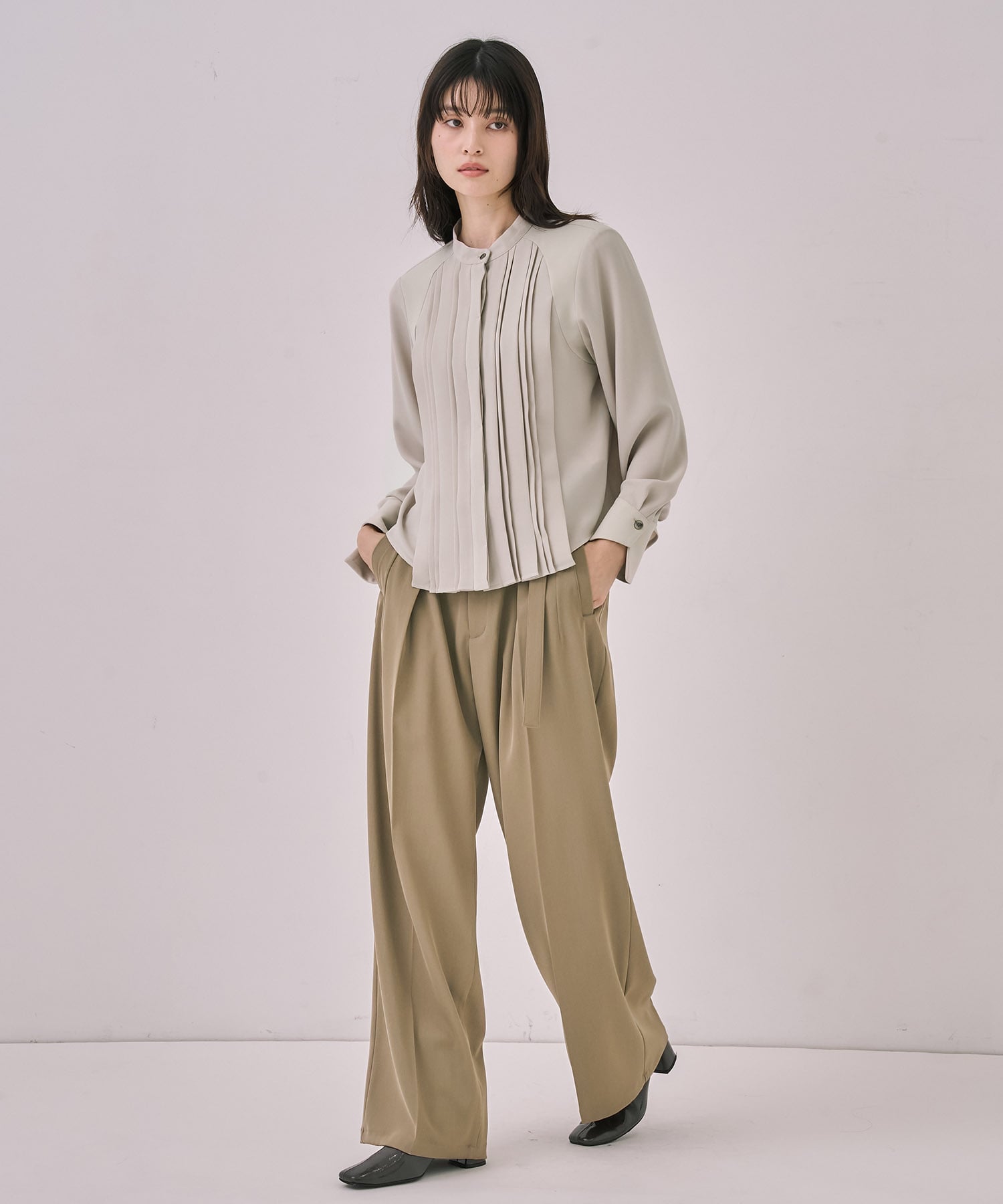 【WEB先行発売】ピンタックバイカラーブラウス