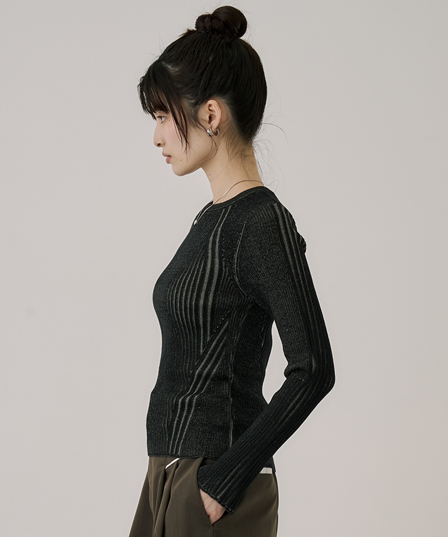 スリムリブラインニット