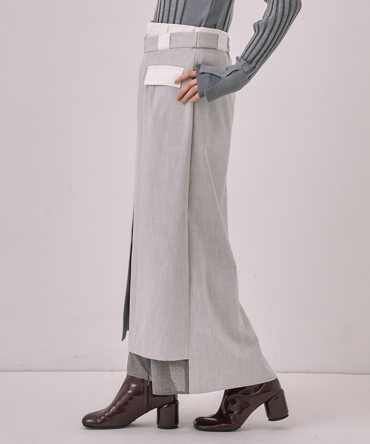 ダブルベルトラップスカート