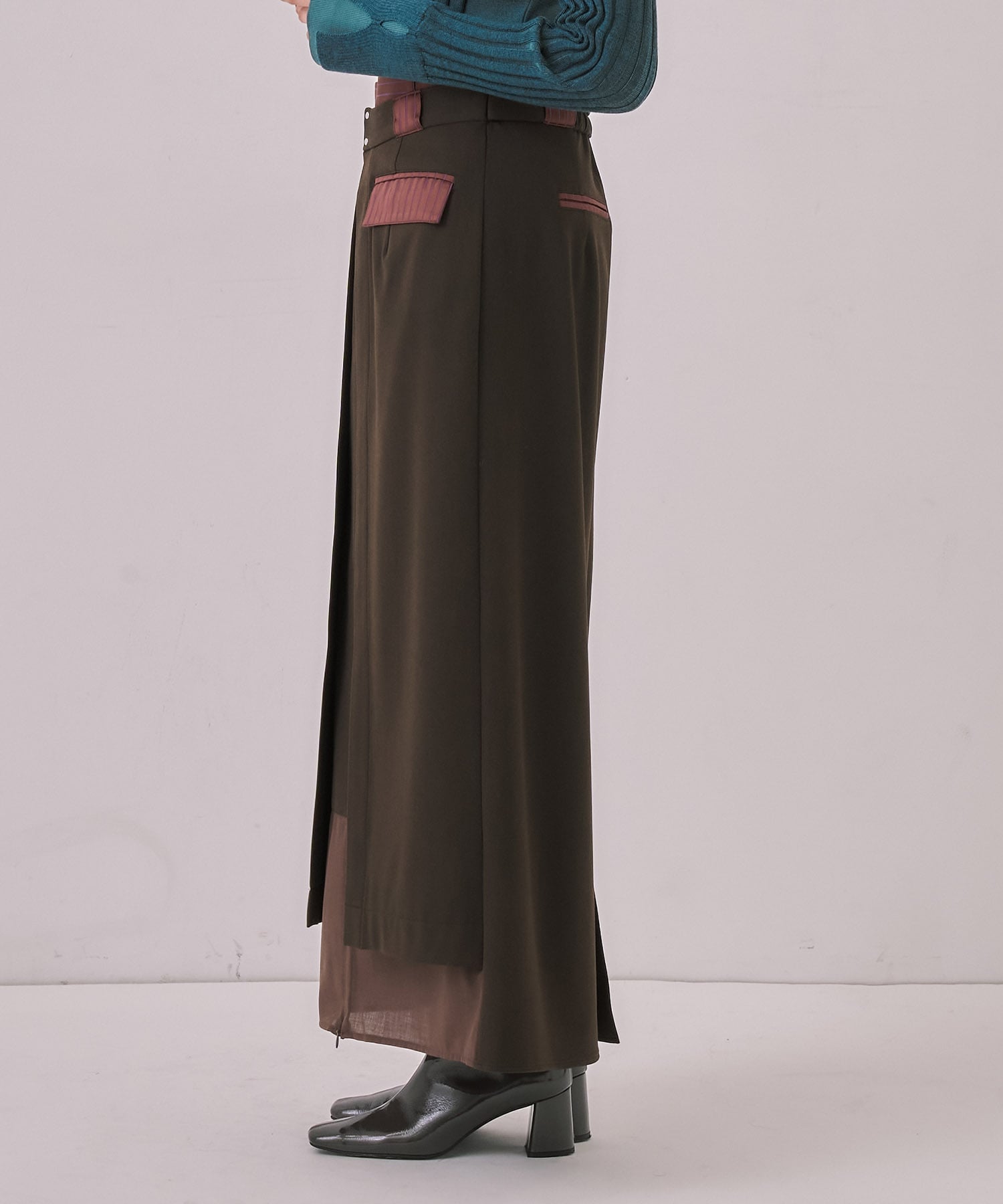 ダブルベルトラップスカート