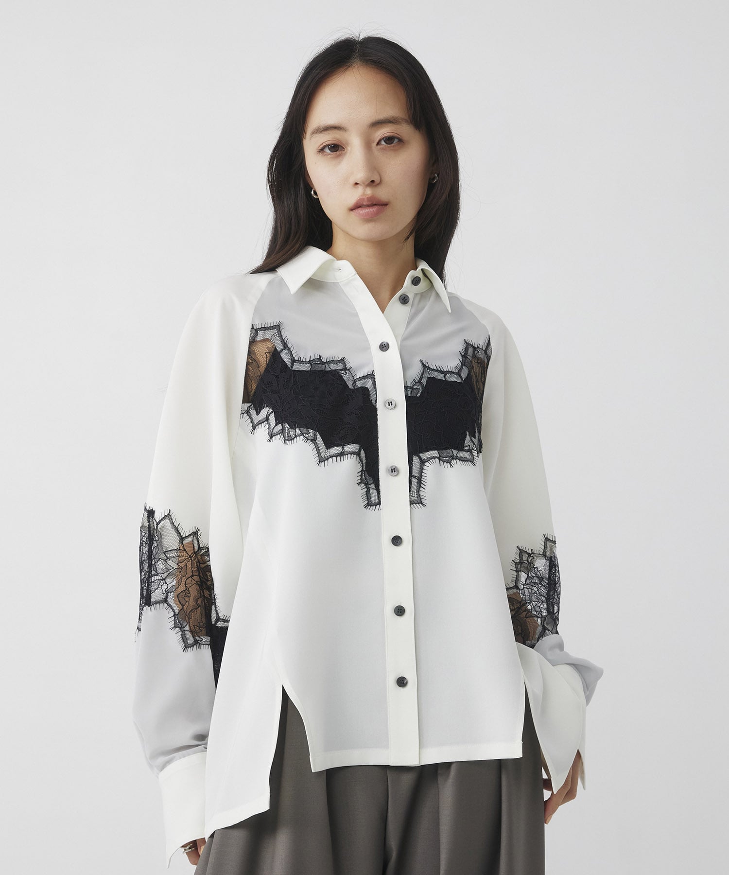 トーンカラーレースシャツ