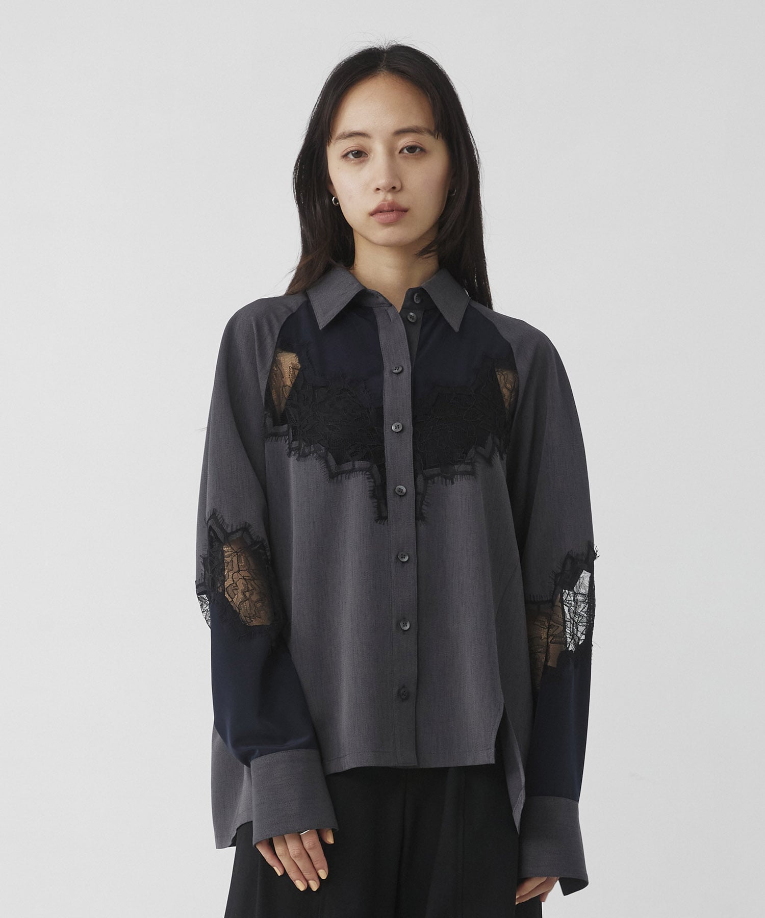 トーンカラーレースシャツ