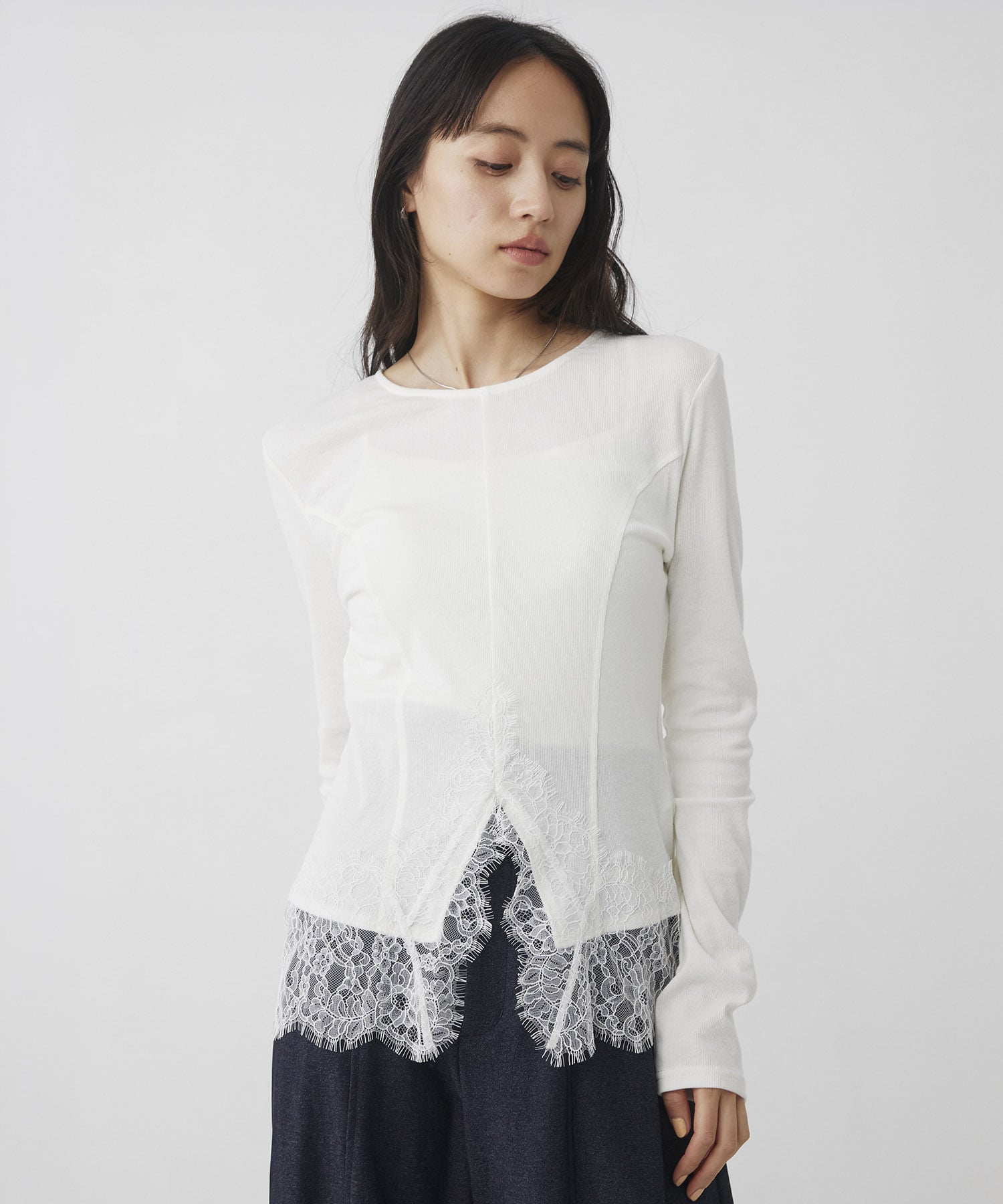 レースヘムスリットカットプルオーバー
