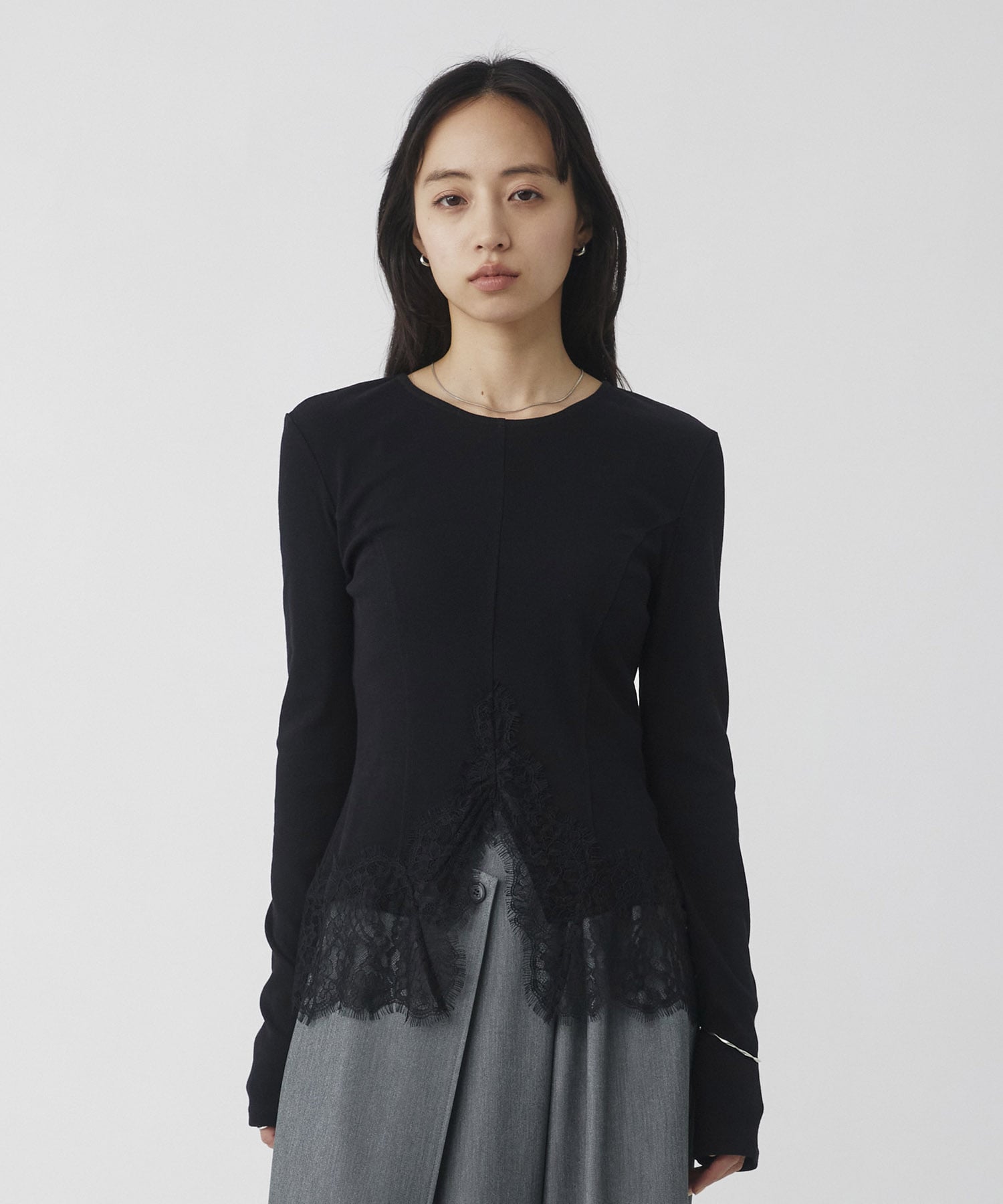 レースヘムスリットカットプルオーバー