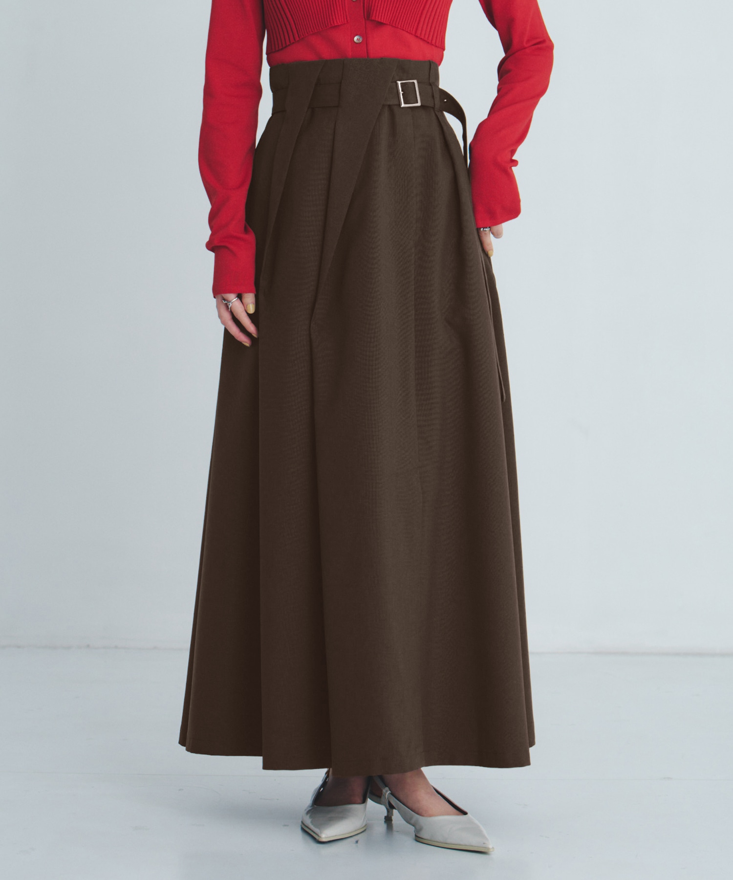 スラントタックホールアシメフレアスカート