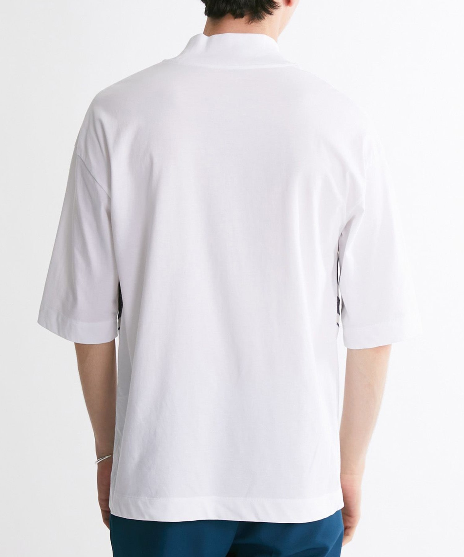 ウェーブグラフィックモックネックTEE