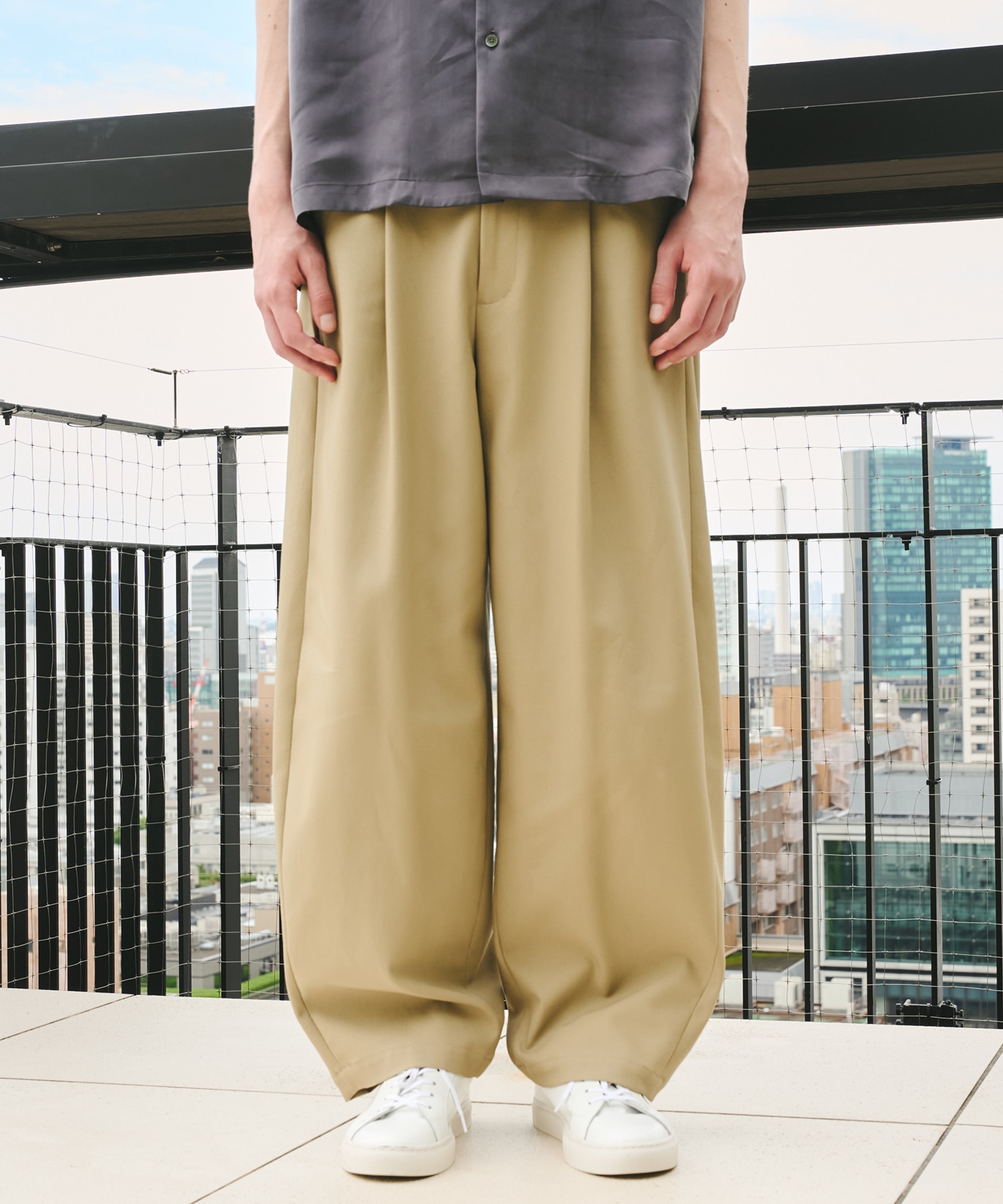 ハイツイスト バレルチノパンツ