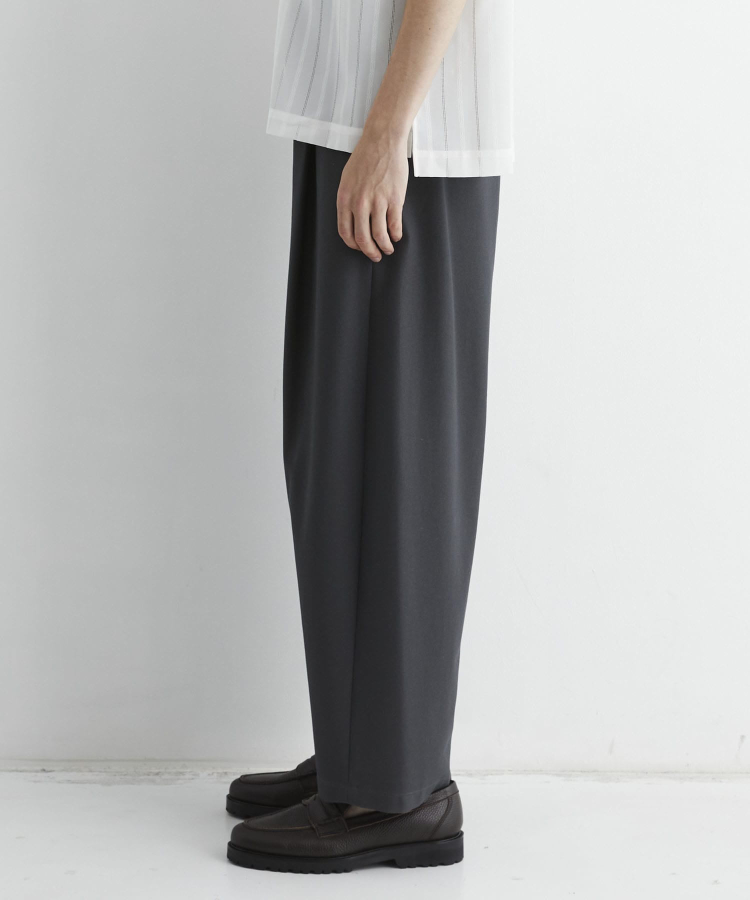 ハイツイスト バレルチノパンツ