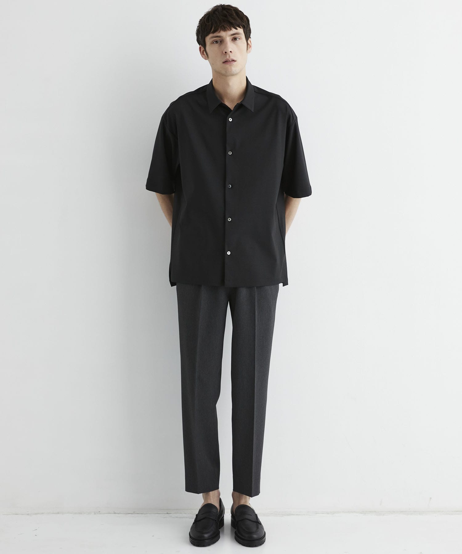 アウトラスト キープクリース 1タック ストレートパンツ(1 DARK GREY