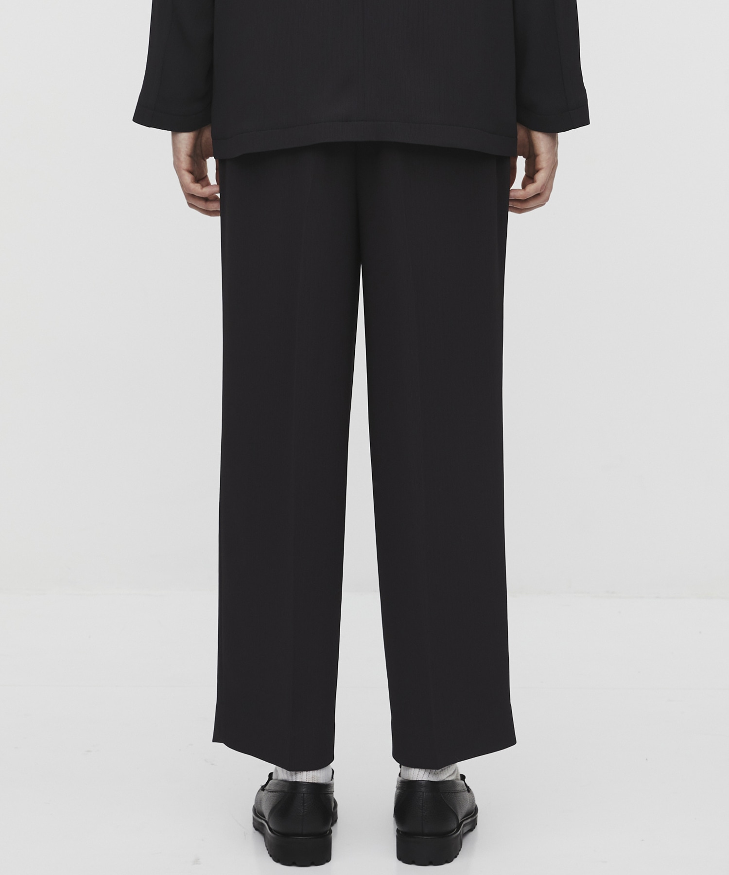 〈残りわずか｜再入荷なし〉COLD DRY PLEATS 2タックイージーパンツ