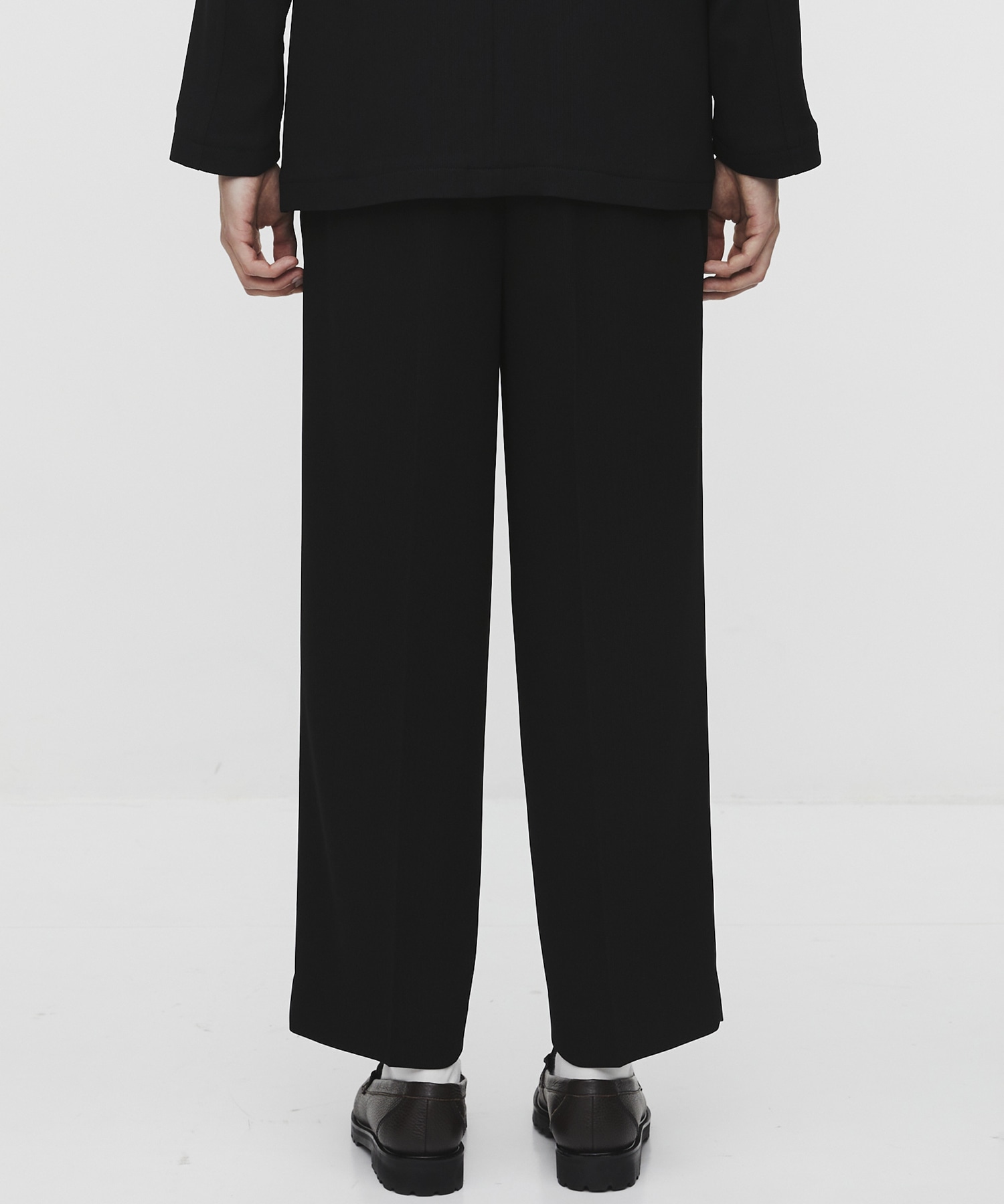 〈残りわずか｜再入荷なし〉COLD DRY PLEATS 2タックイージーパンツ