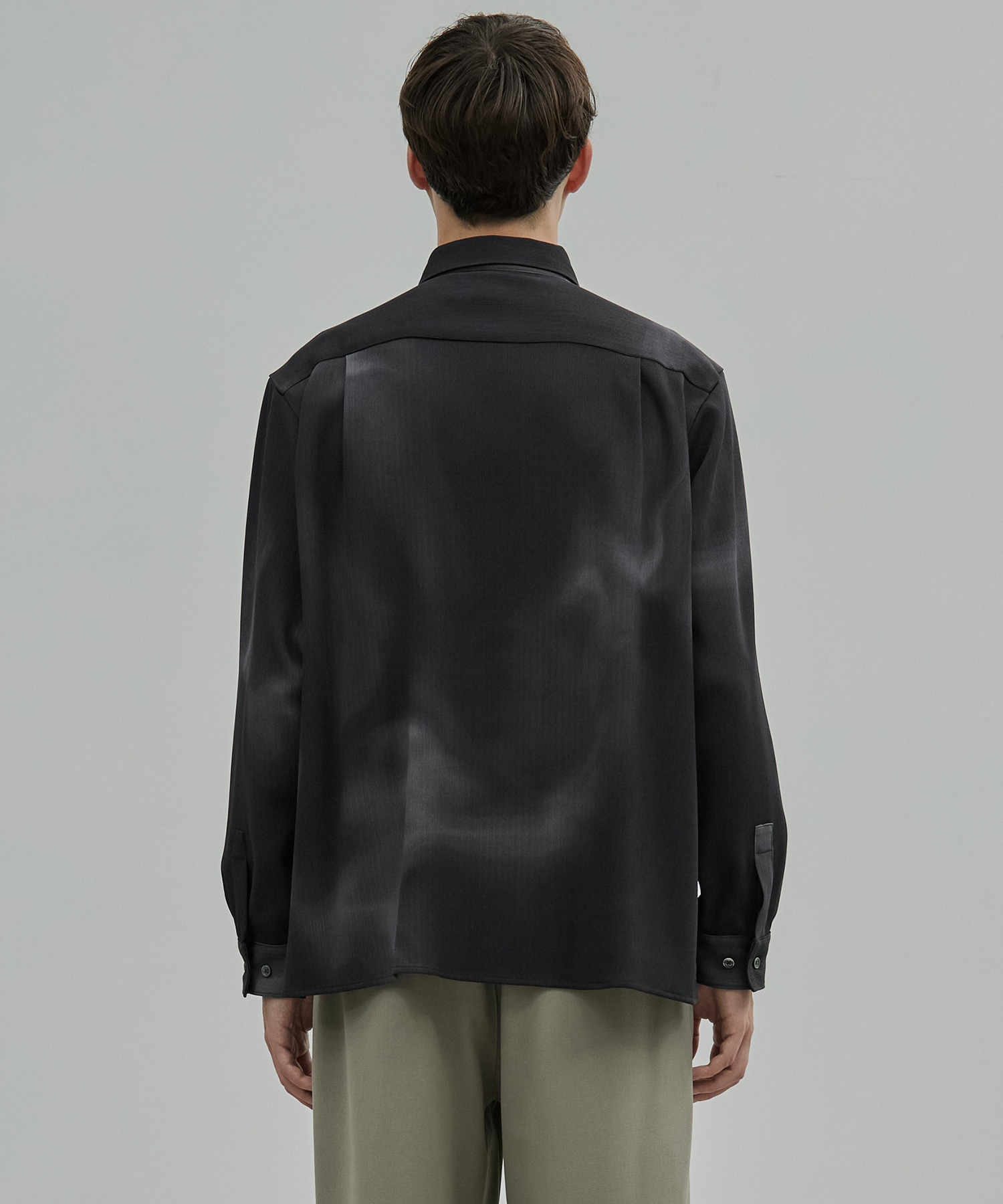 〈新発売〉COLD DRY GRADATION PLEATS ロングスリーブシャツ
