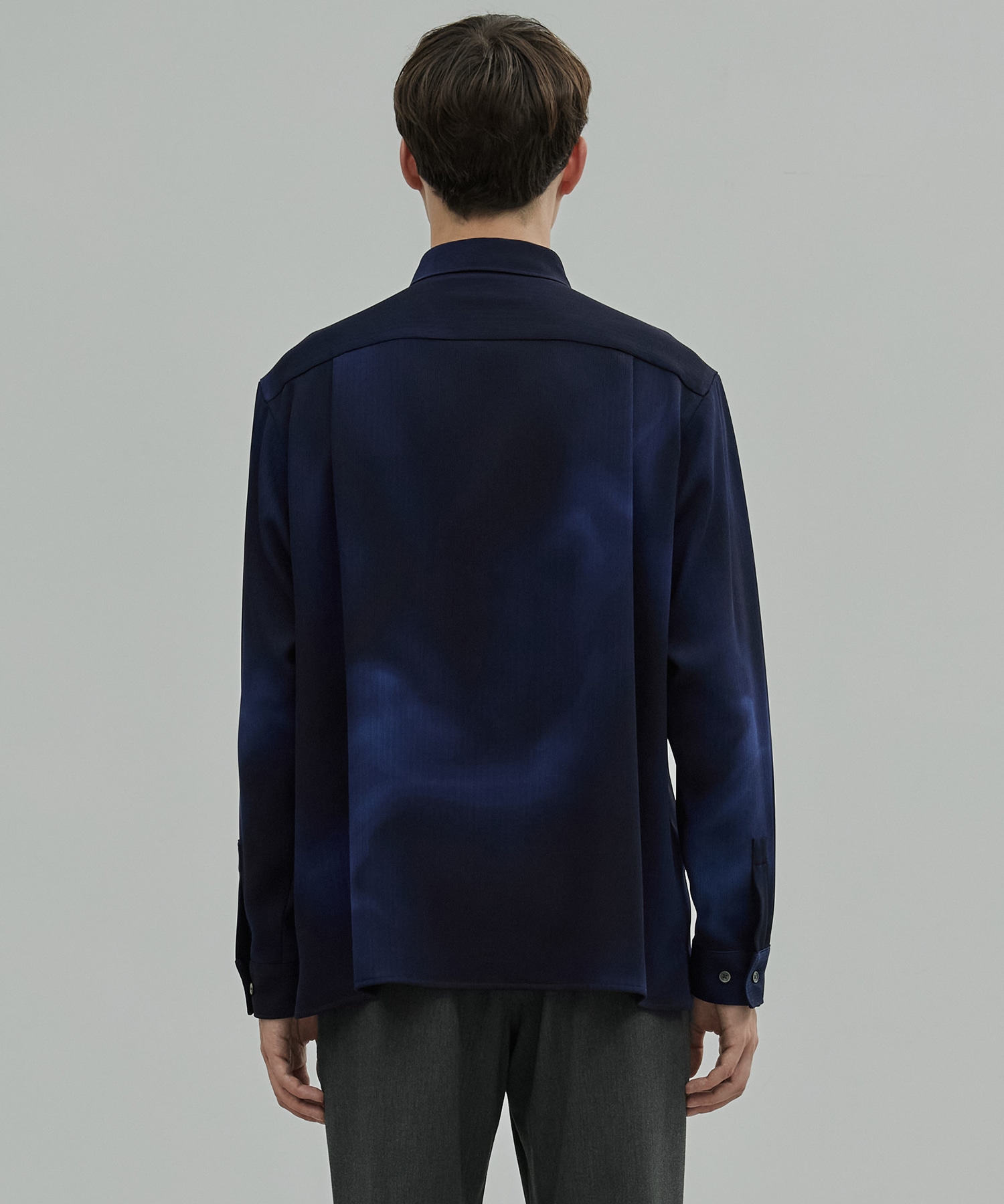 〈新発売〉COLD DRY GRADATION PLEATS ロングスリーブシャツ