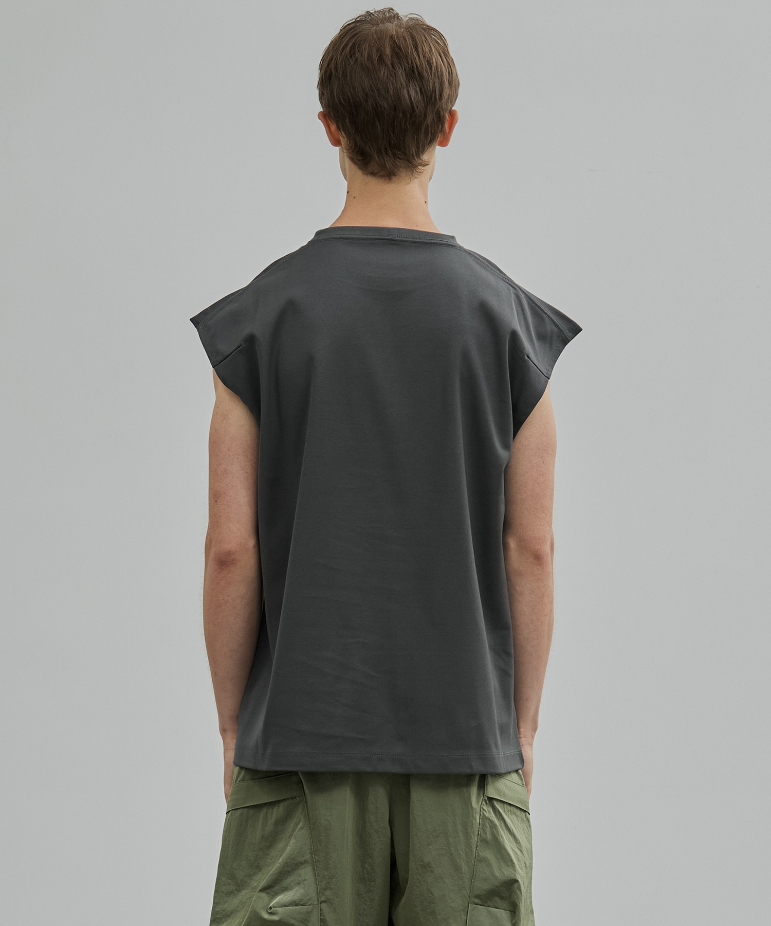 〈新発売〉TECHNORAMA ノースリーブTシャツ